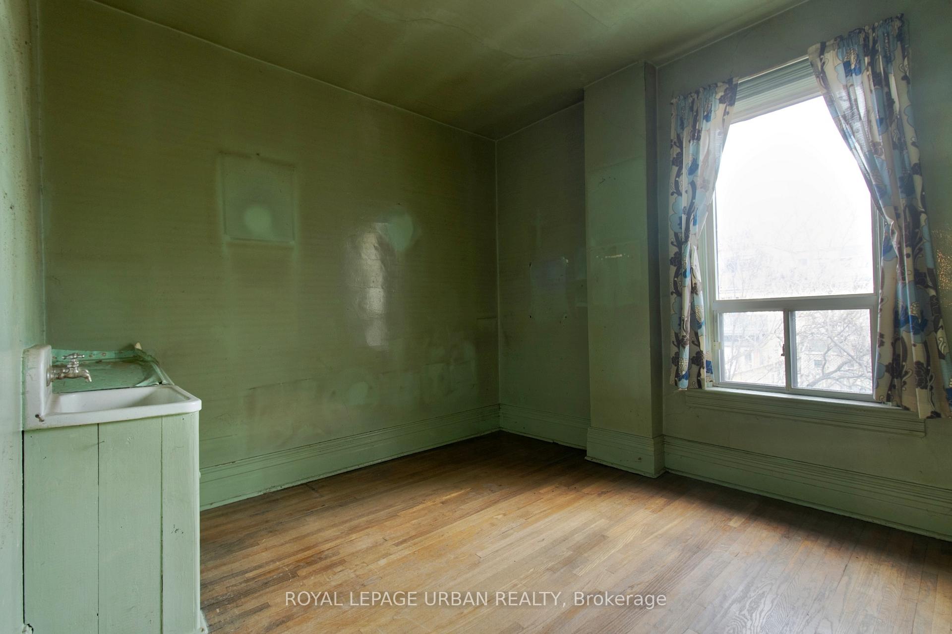 Photo 25 of 95 Crawford Street, Toronto, Niagara — HOMEH