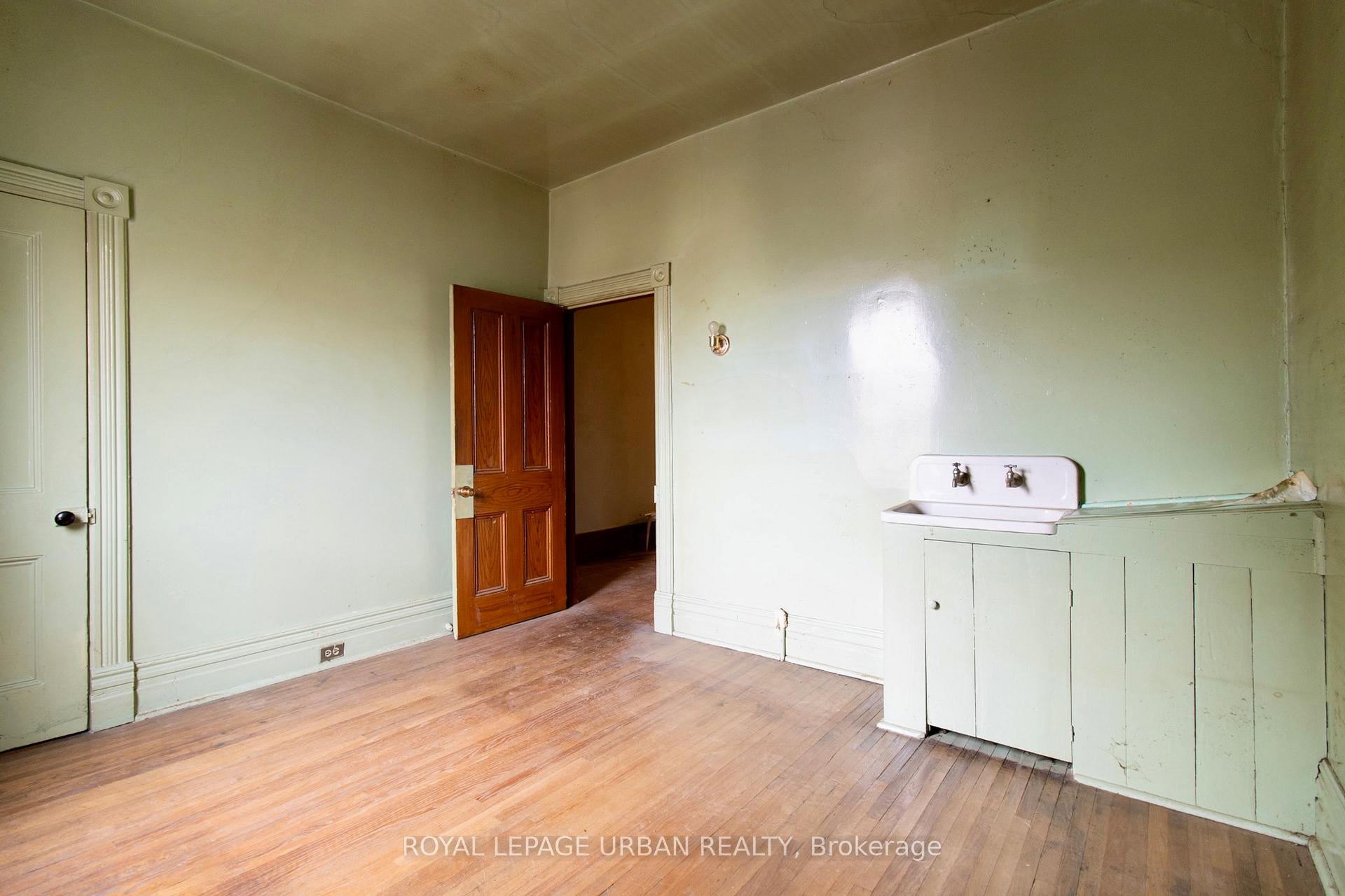 Photo 26 of 95 Crawford Street, Toronto, Niagara — HOMEH