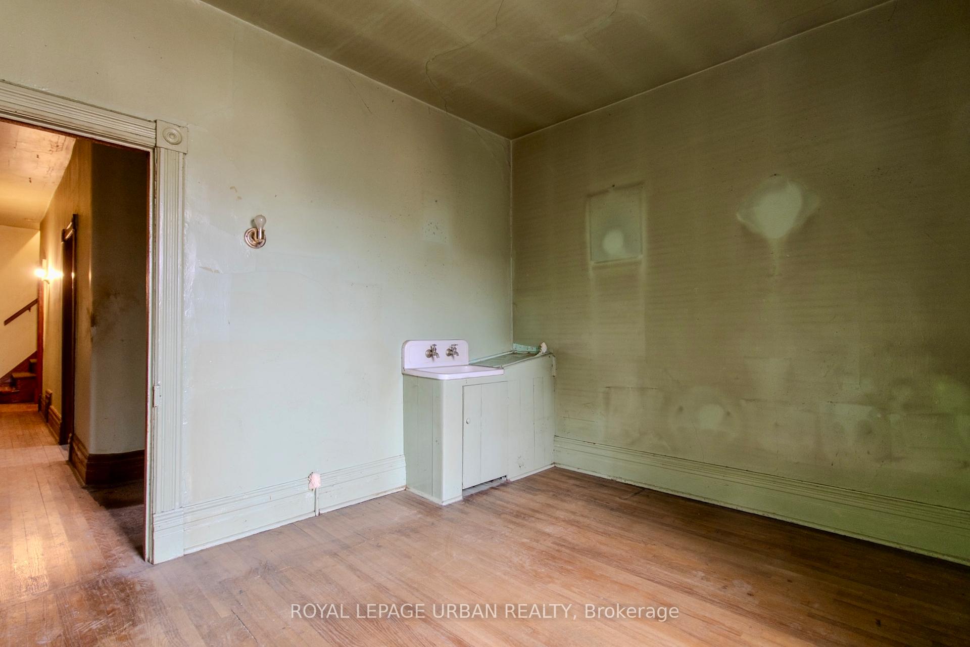 Photo 27 of 95 Crawford Street, Toronto, Niagara — HOMEH