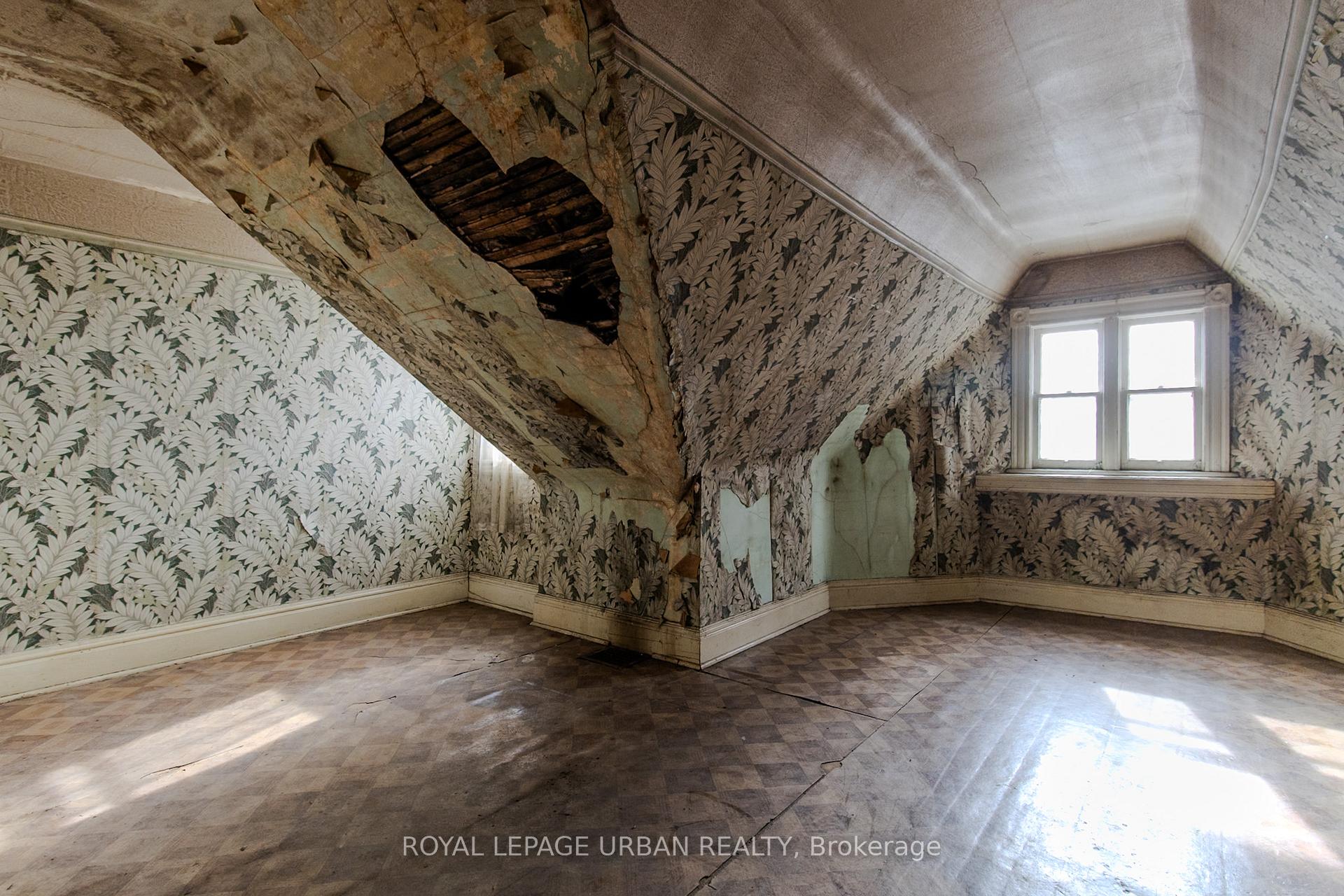 Photo 39 of 95 Crawford Street, Toronto, Niagara — HOMEH
