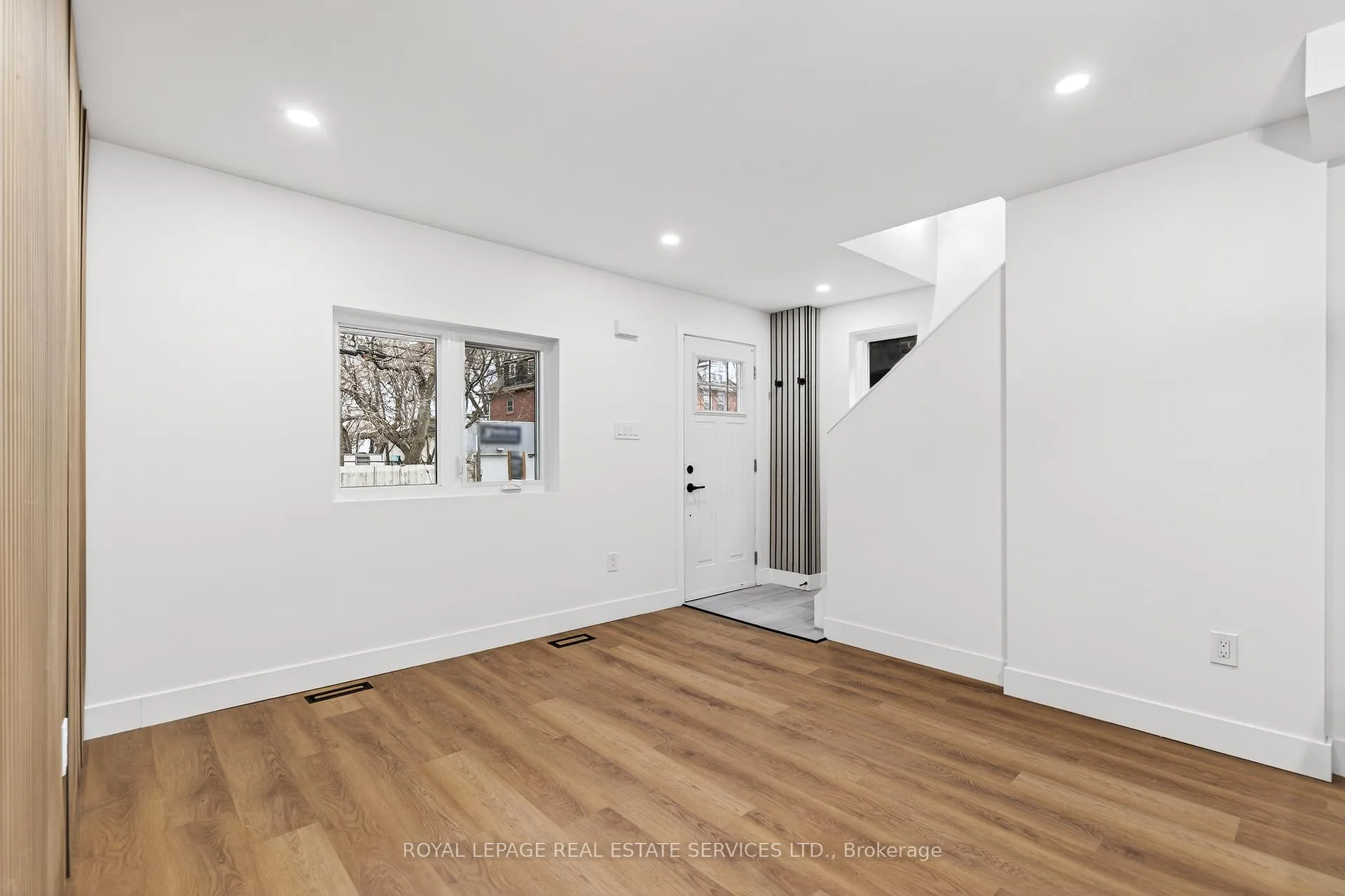 Photo 4 of 8 Whitfield Avenue, Hamilton, Industrial Sector — HOMEH