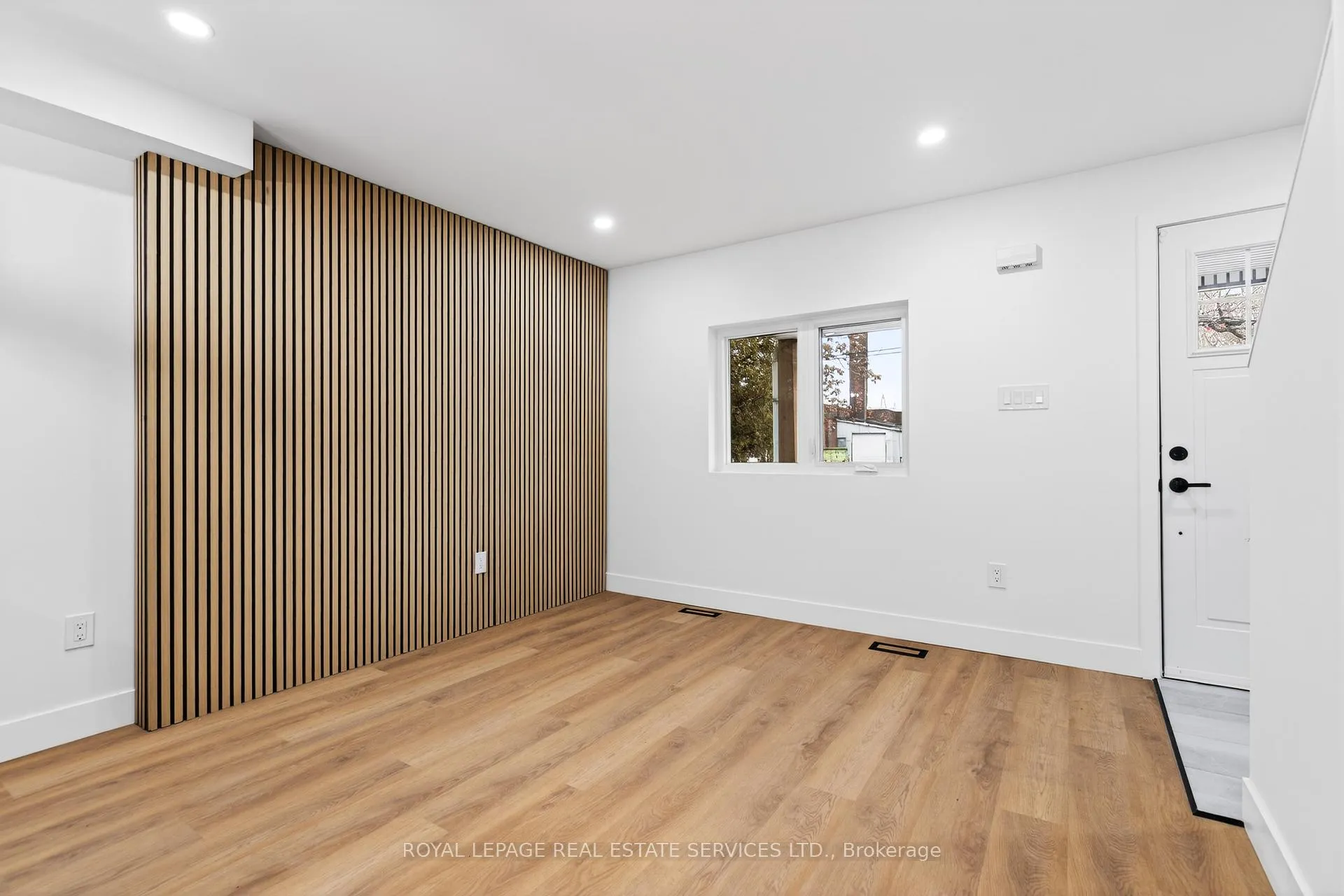 Photo 5 of 8 Whitfield Avenue, Hamilton, Industrial Sector — HOMEH