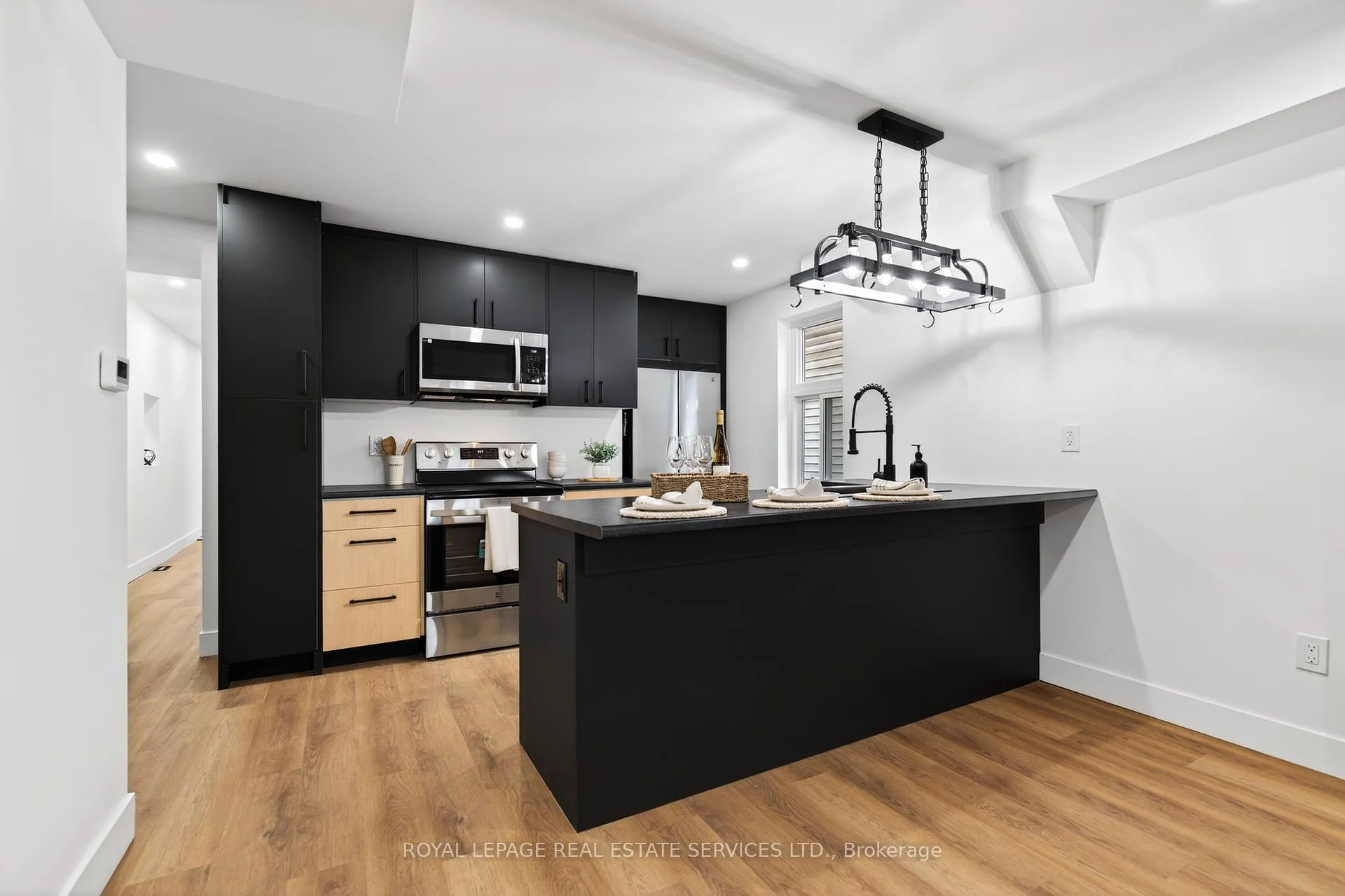 Photo 10 of 8 Whitfield Avenue, Hamilton, Industrial Sector — HOMEH