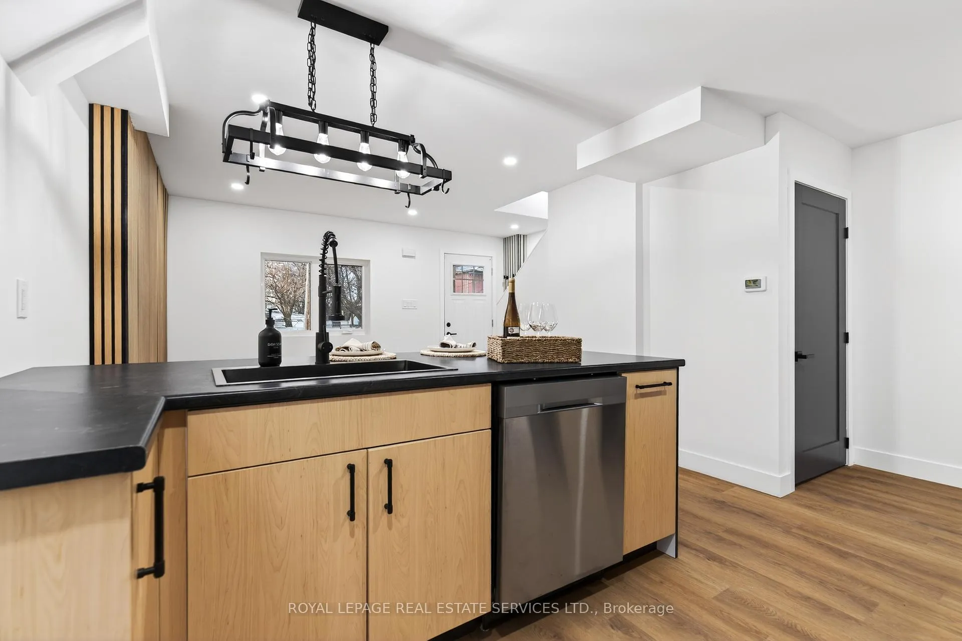 Photo 15 of 8 Whitfield Avenue, Hamilton, Industrial Sector — HOMEH