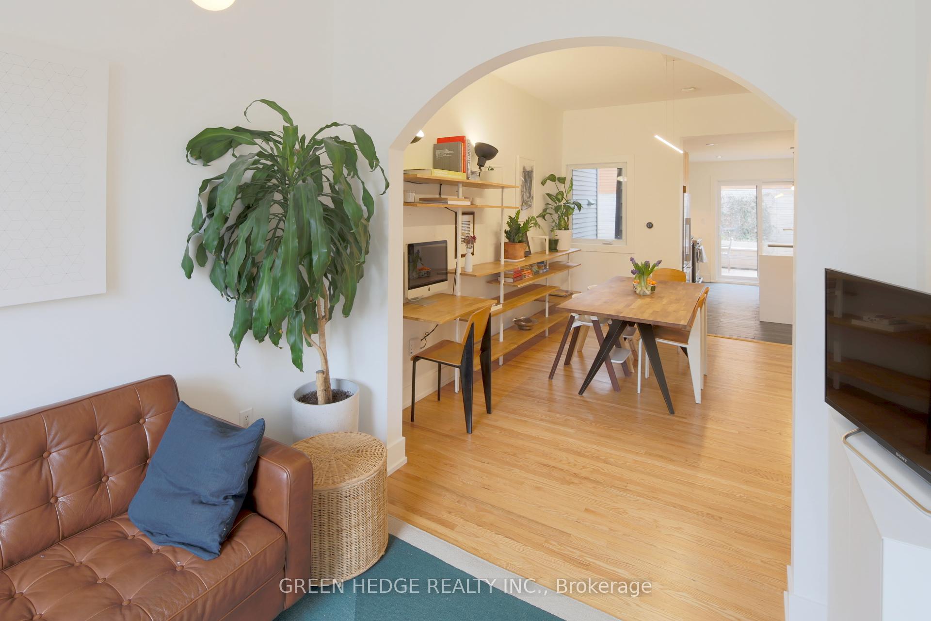 Photo 5 of 18 Afton Avenue, Toronto, Little Portugal — HOMEH
