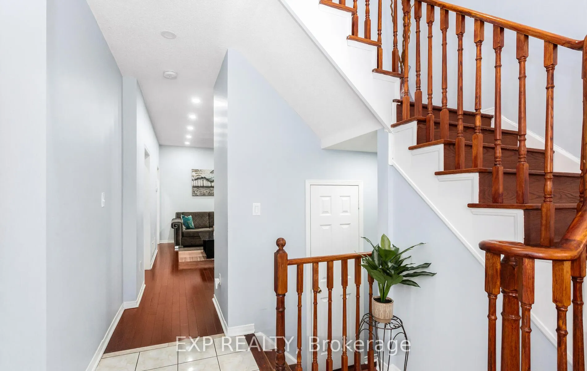 Photo 4 of 70 Grover Road, Brampton, Bram West — HOMEH
