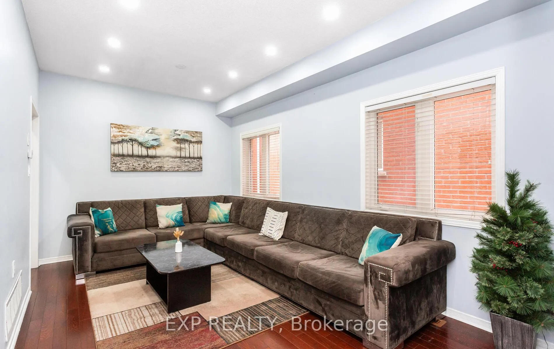 Photo 5 of 70 Grover Road, Brampton, Bram West — HOMEH