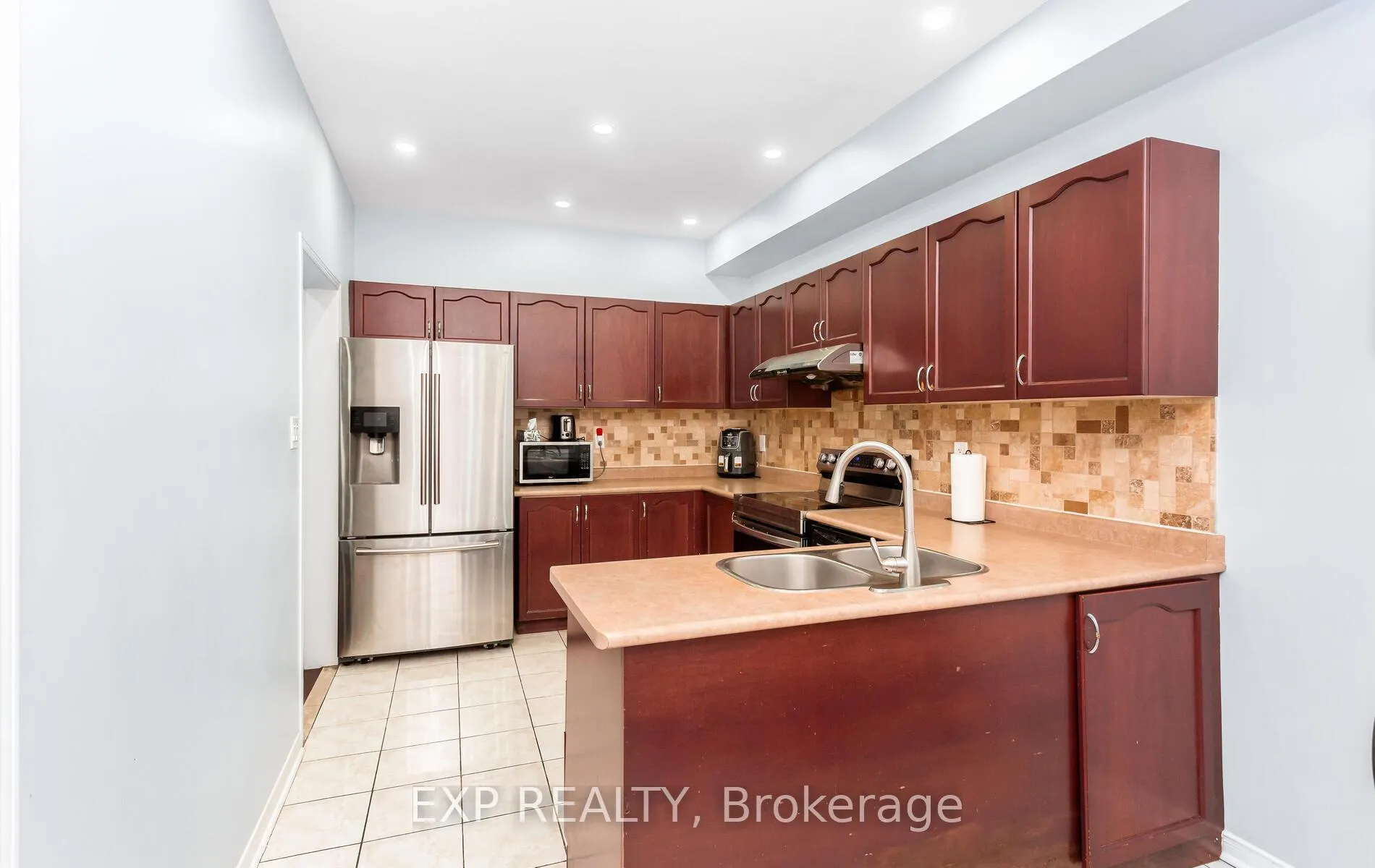 Photo 16 of 70 Grover Road, Brampton, Bram West — HOMEH