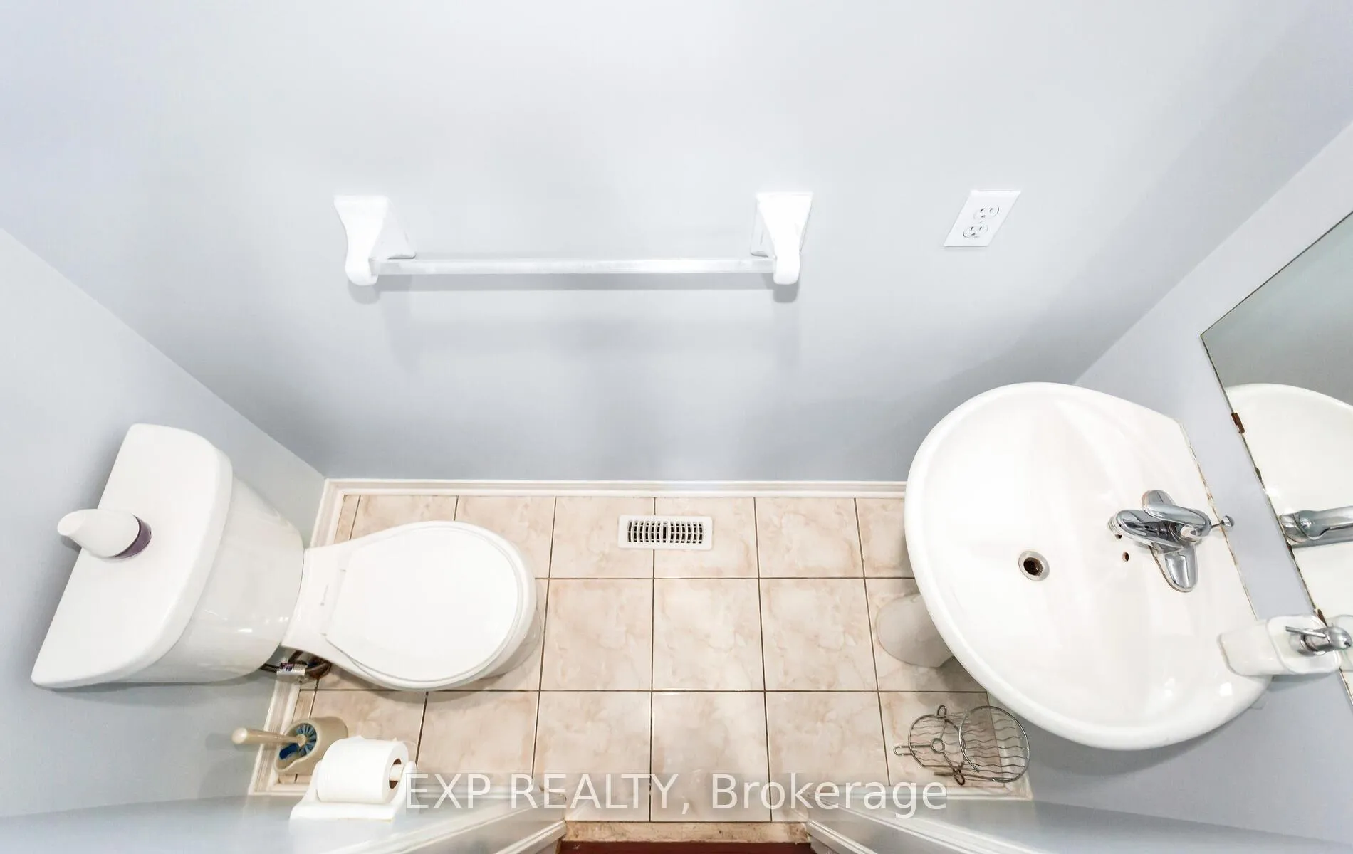 Photo 17 of 70 Grover Road, Brampton, Bram West — HOMEH