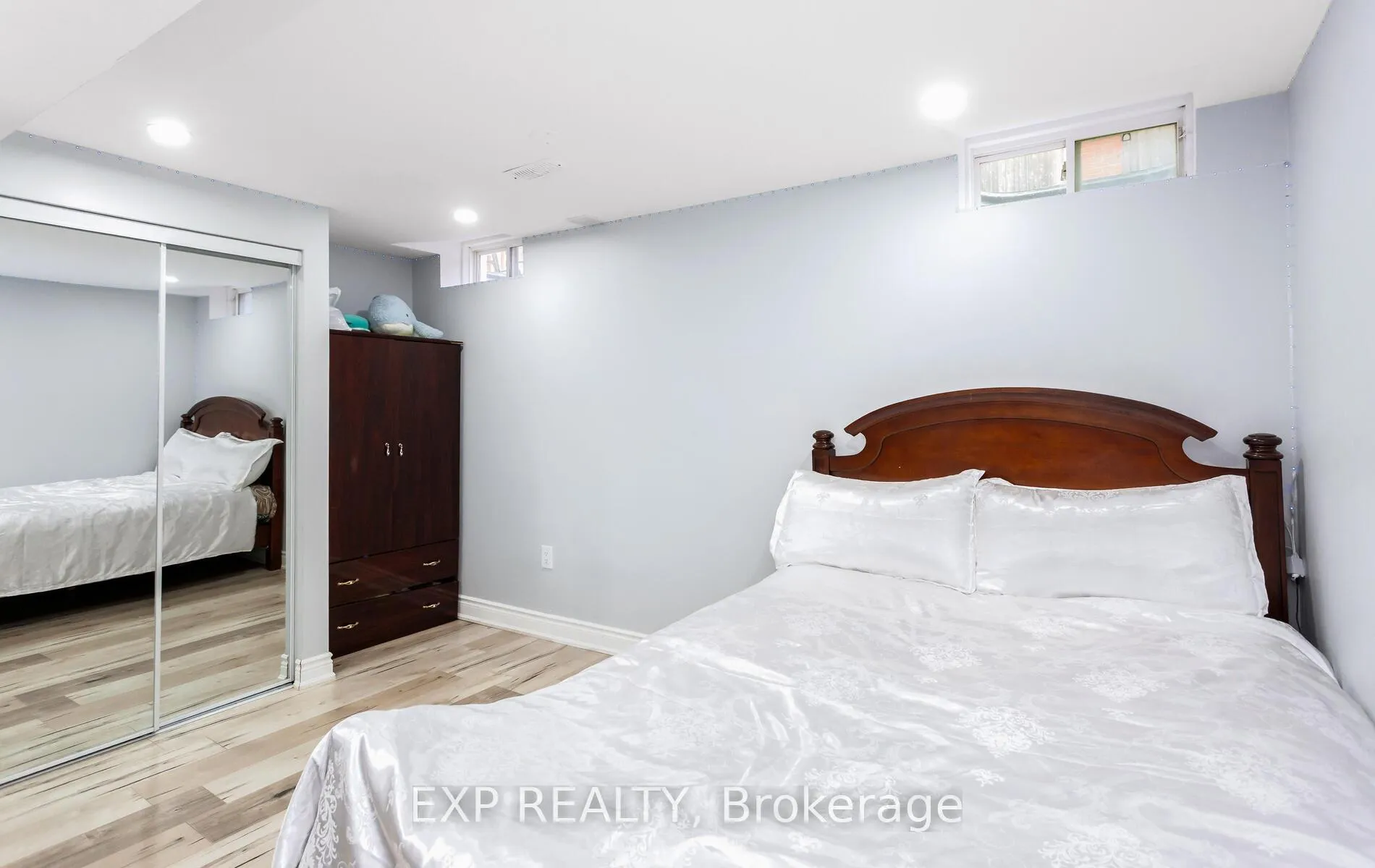 Photo 38 of 70 Grover Road, Brampton, Bram West — HOMEH
