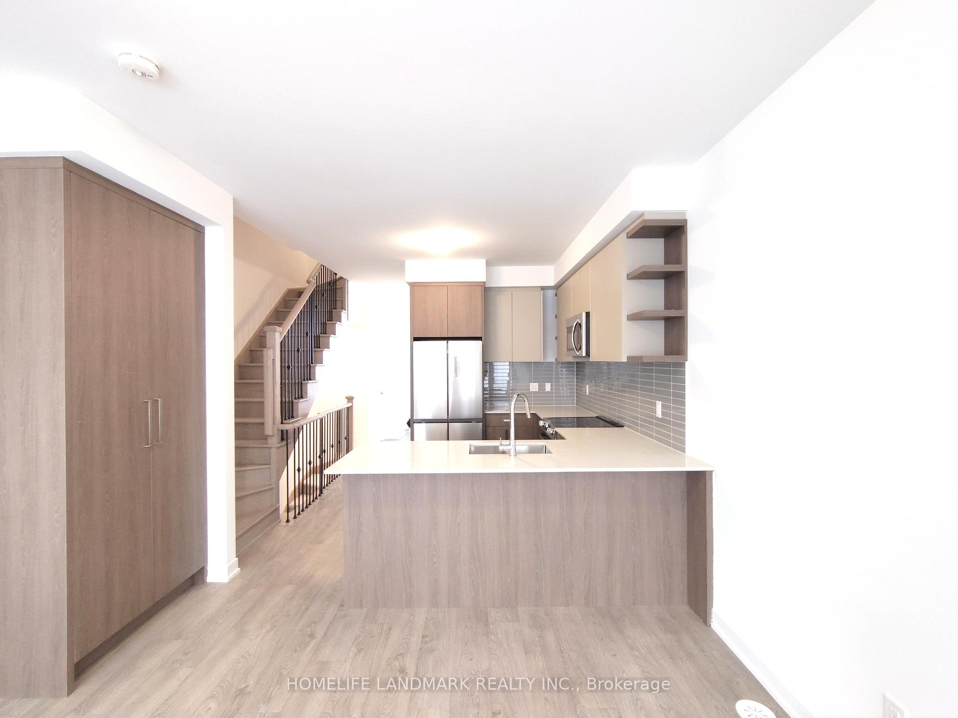 Photo 5 of 8 Deep Roots Terrace, Toronto, Englemount-Lawrence — HOMEH