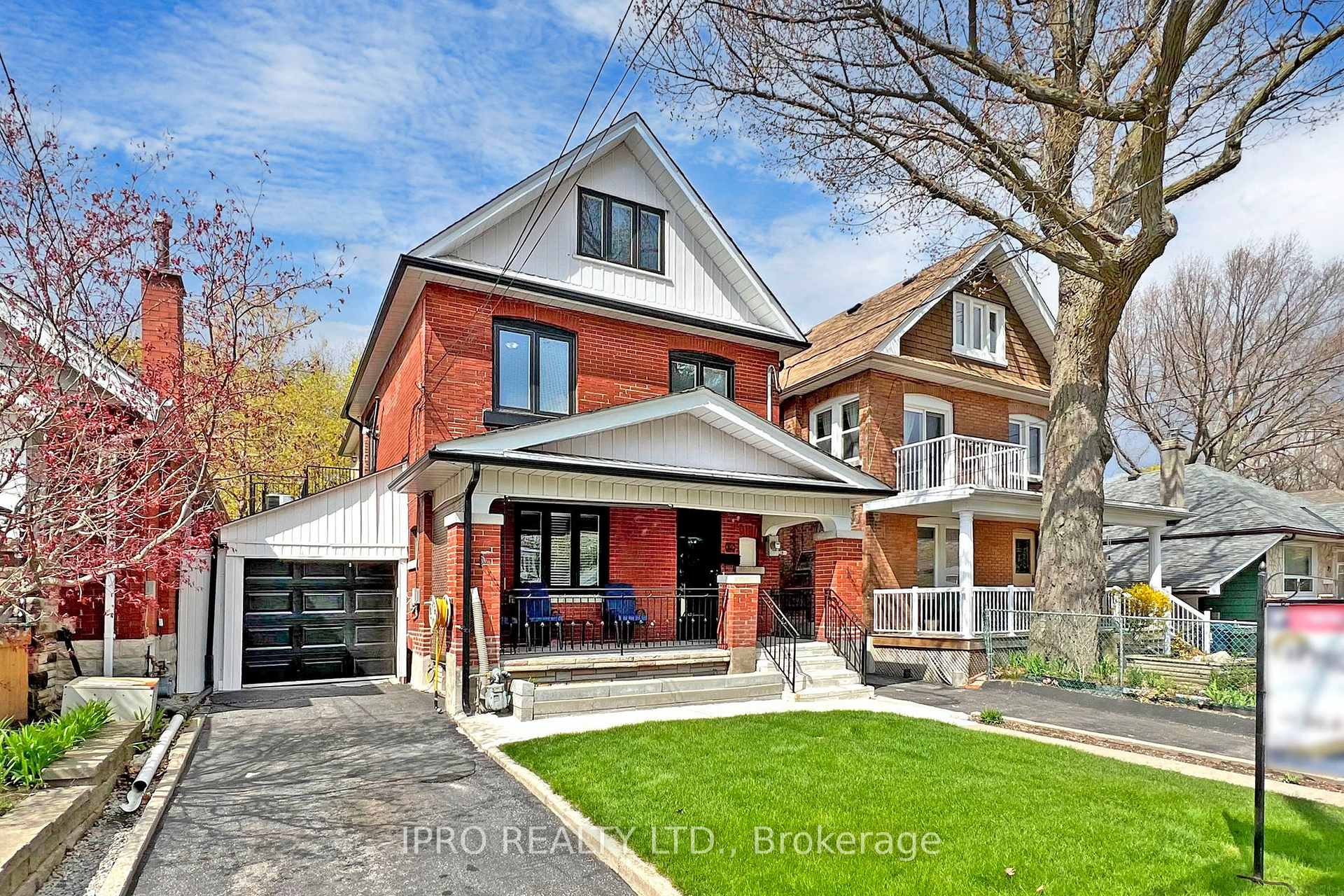 Photo 2 of 86 Oak Park Avenue, Toronto, Woodbine-Lumsden — HOMEH