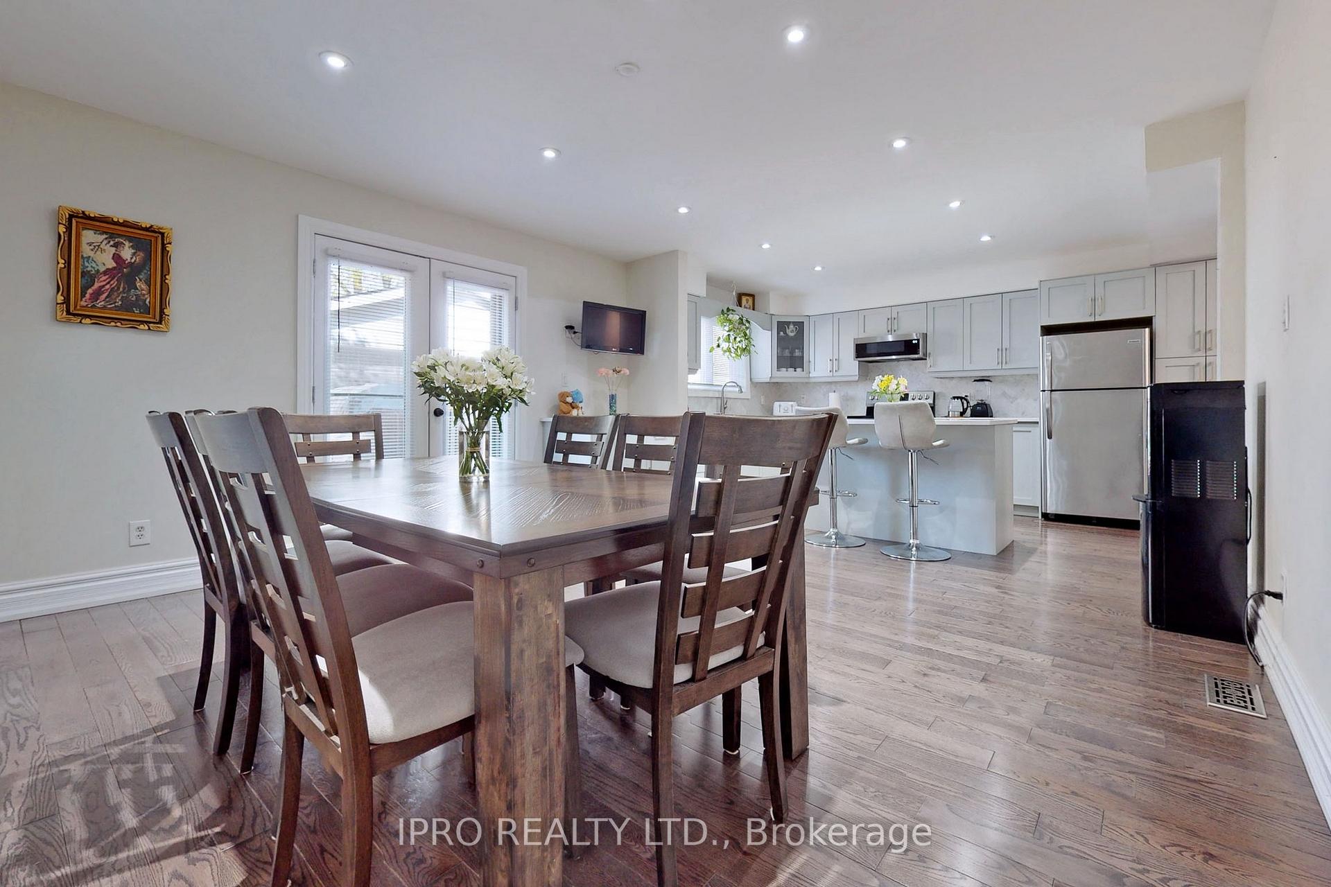 Photo 8 of 86 Oak Park Avenue, Toronto, Woodbine-Lumsden — HOMEH