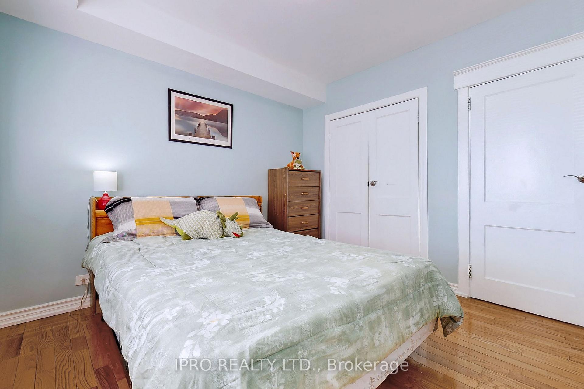 Photo 10 of 86 Oak Park Avenue, Toronto, Woodbine-Lumsden — HOMEH