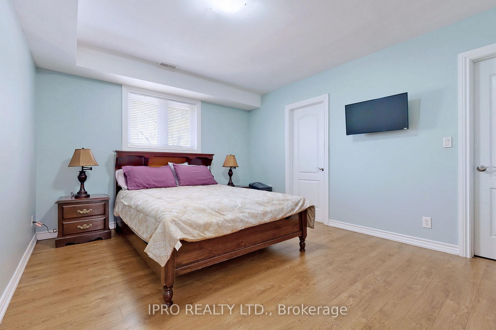 Photo 11 of 86 Oak Park Avenue, Toronto, Woodbine-Lumsden — HOMEH