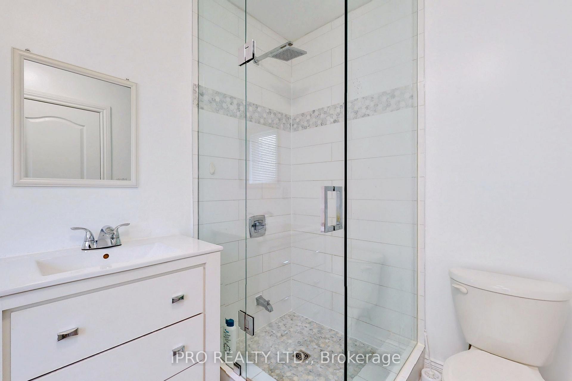 Photo 14 of 86 Oak Park Avenue, Toronto, Woodbine-Lumsden — HOMEH