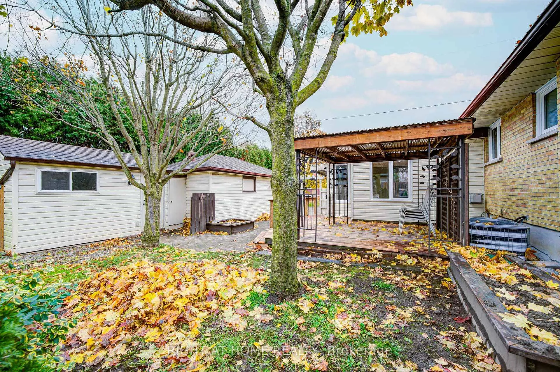 Photo 5 of (MAIN) 705 Glenforest Street, Oshawa, Northglen — HOMEH