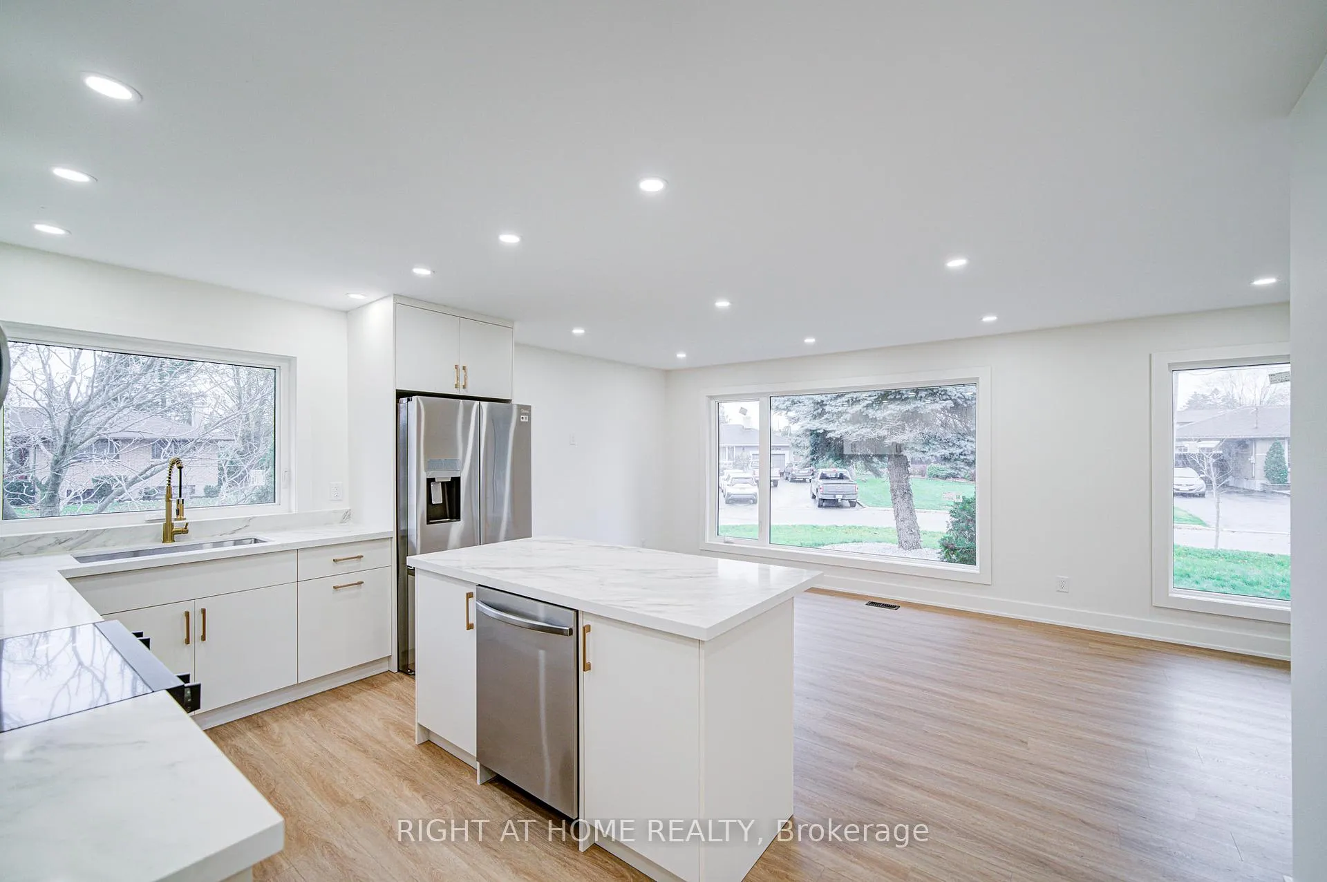Photo 13 of (MAIN) 705 Glenforest Street, Oshawa, Northglen — HOMEH