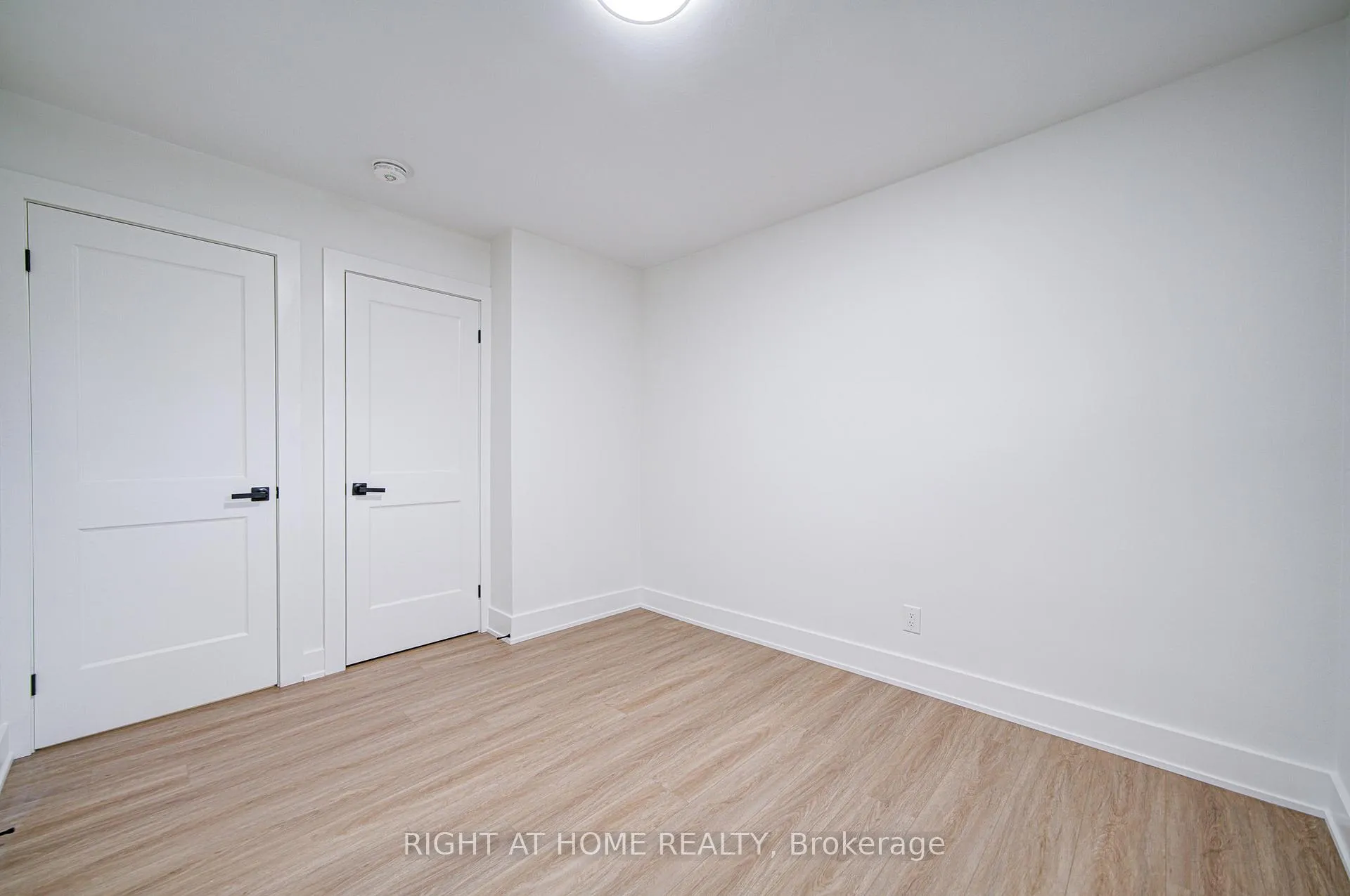 Photo 26 of (MAIN) 705 Glenforest Street, Oshawa, Northglen — HOMEH