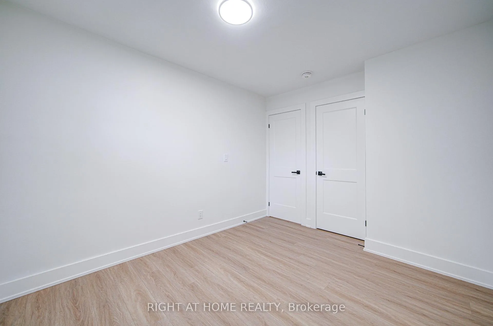 Photo 27 of (MAIN) 705 Glenforest Street, Oshawa, Northglen — HOMEH