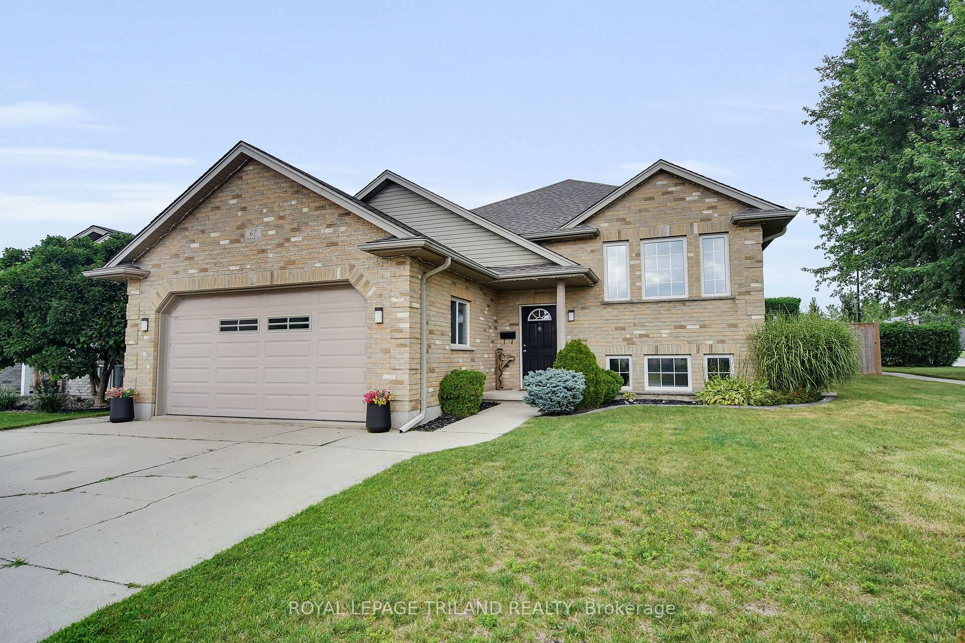Photo 1 of 67 Deborah Drive, Strathroy-Caradoc, NE — HOMEH
