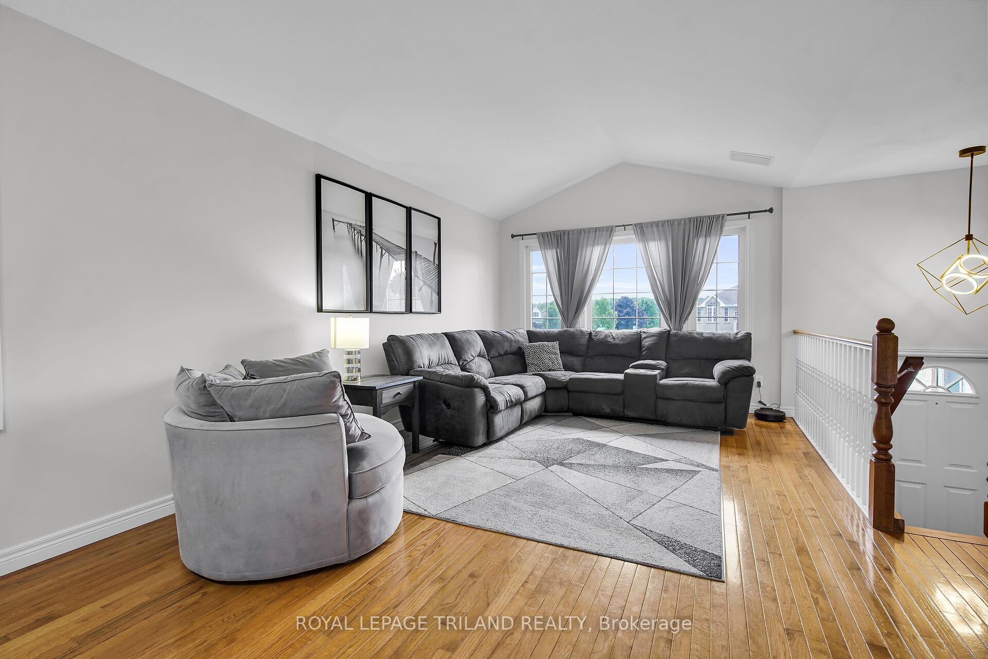 Photo 4 of 67 Deborah Drive, Strathroy-Caradoc, NE — HOMEH