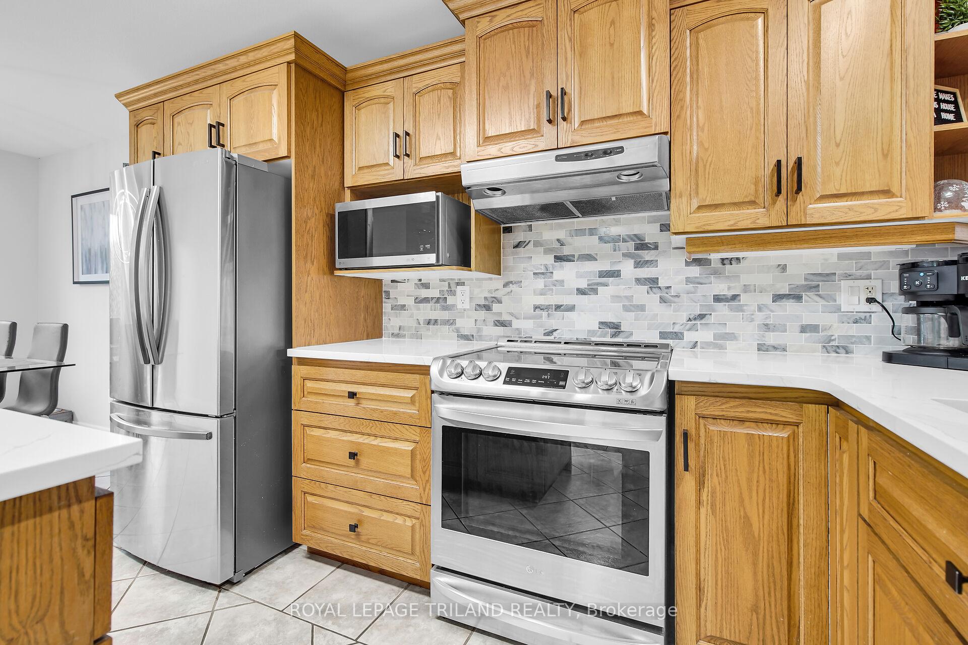 Photo 8 of 67 Deborah Drive, Strathroy-Caradoc, NE — HOMEH