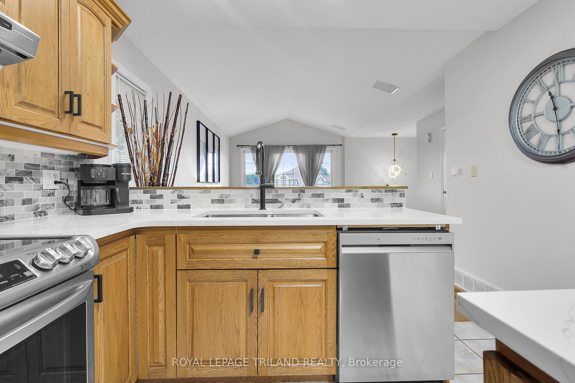 Photo 9 of 67 Deborah Drive, Strathroy-Caradoc, NE — HOMEH