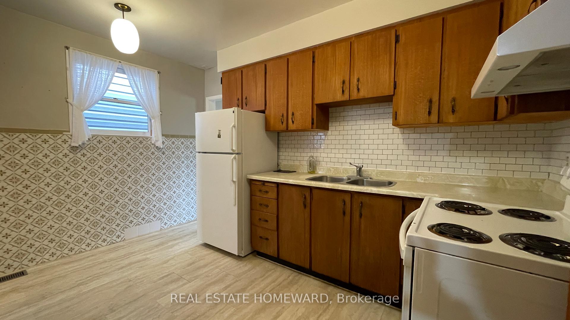 Photo 14 of 92 Barker Avenue, Toronto, Danforth Village-East York — HOMEH