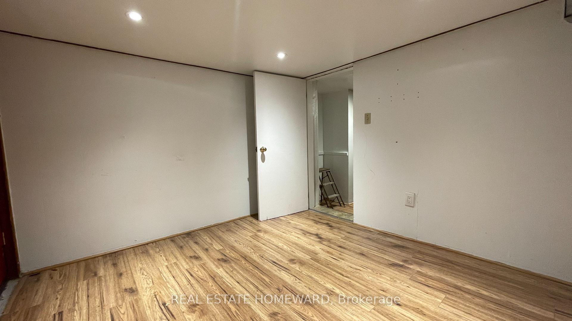 Photo 20 of 92 Barker Avenue, Toronto, Danforth Village-East York — HOMEH