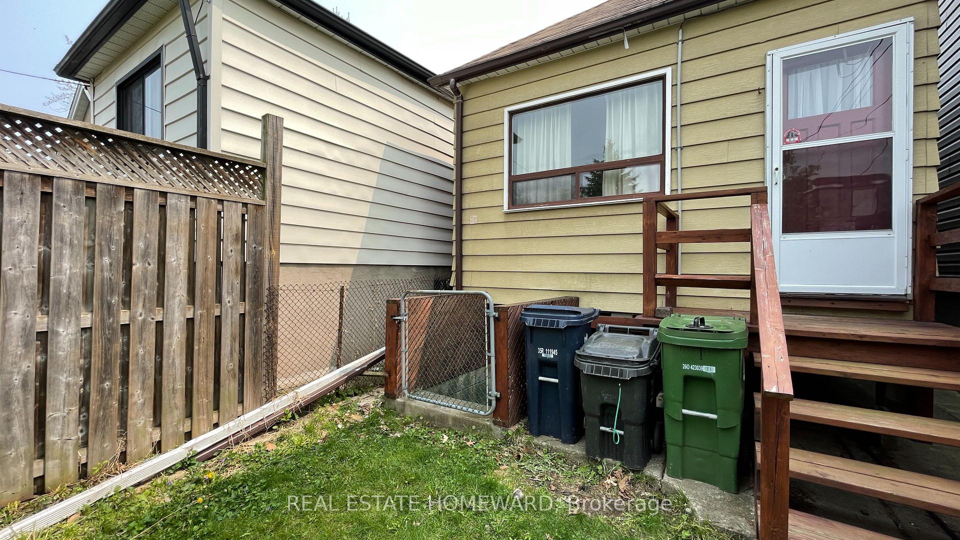 Photo 32 of 92 Barker Avenue, Toronto, Danforth Village-East York — HOMEH