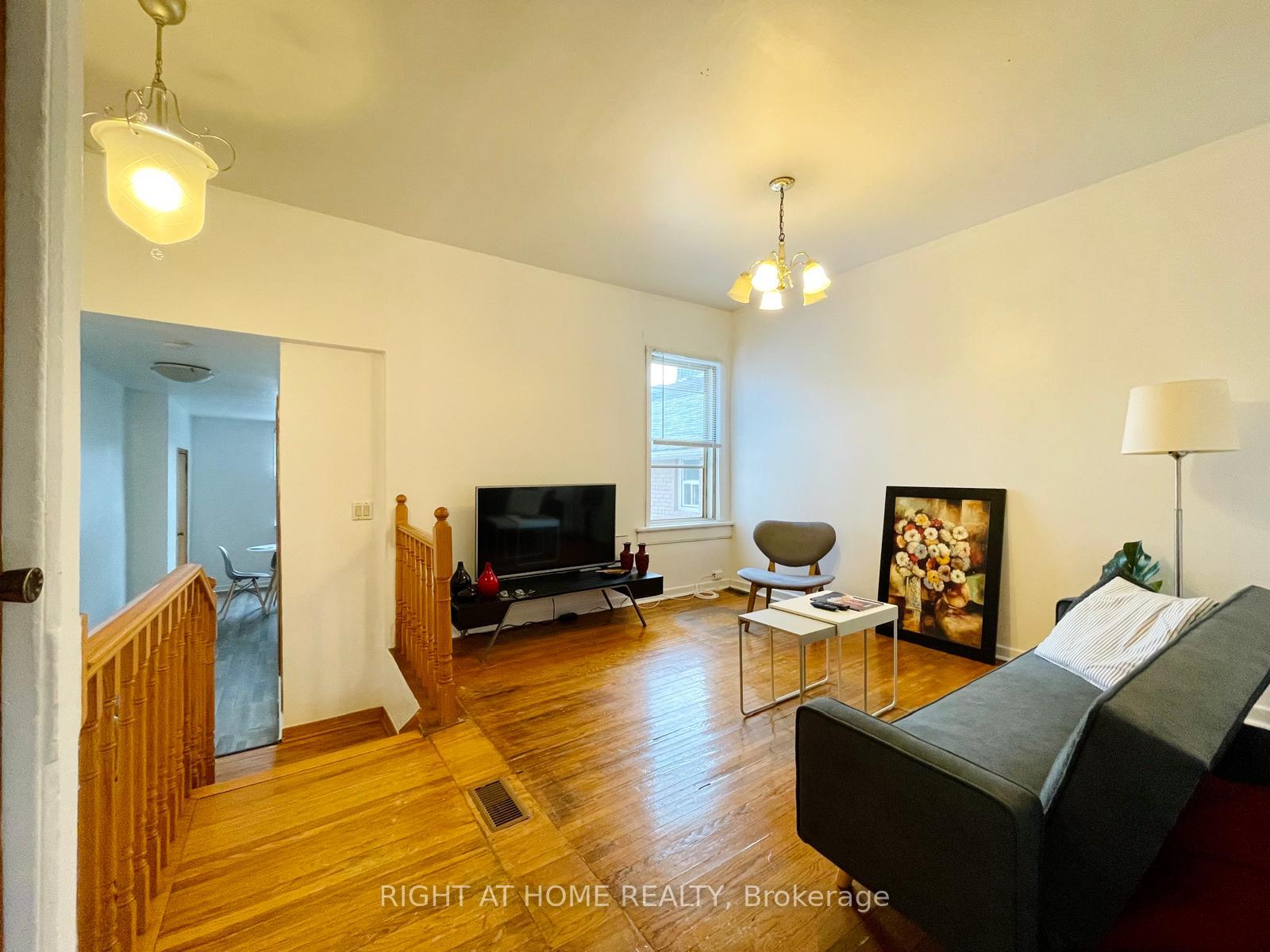 Photo 5 of 65 Foxley Street, Toronto, Trinity-Bellwoods — HOMEH