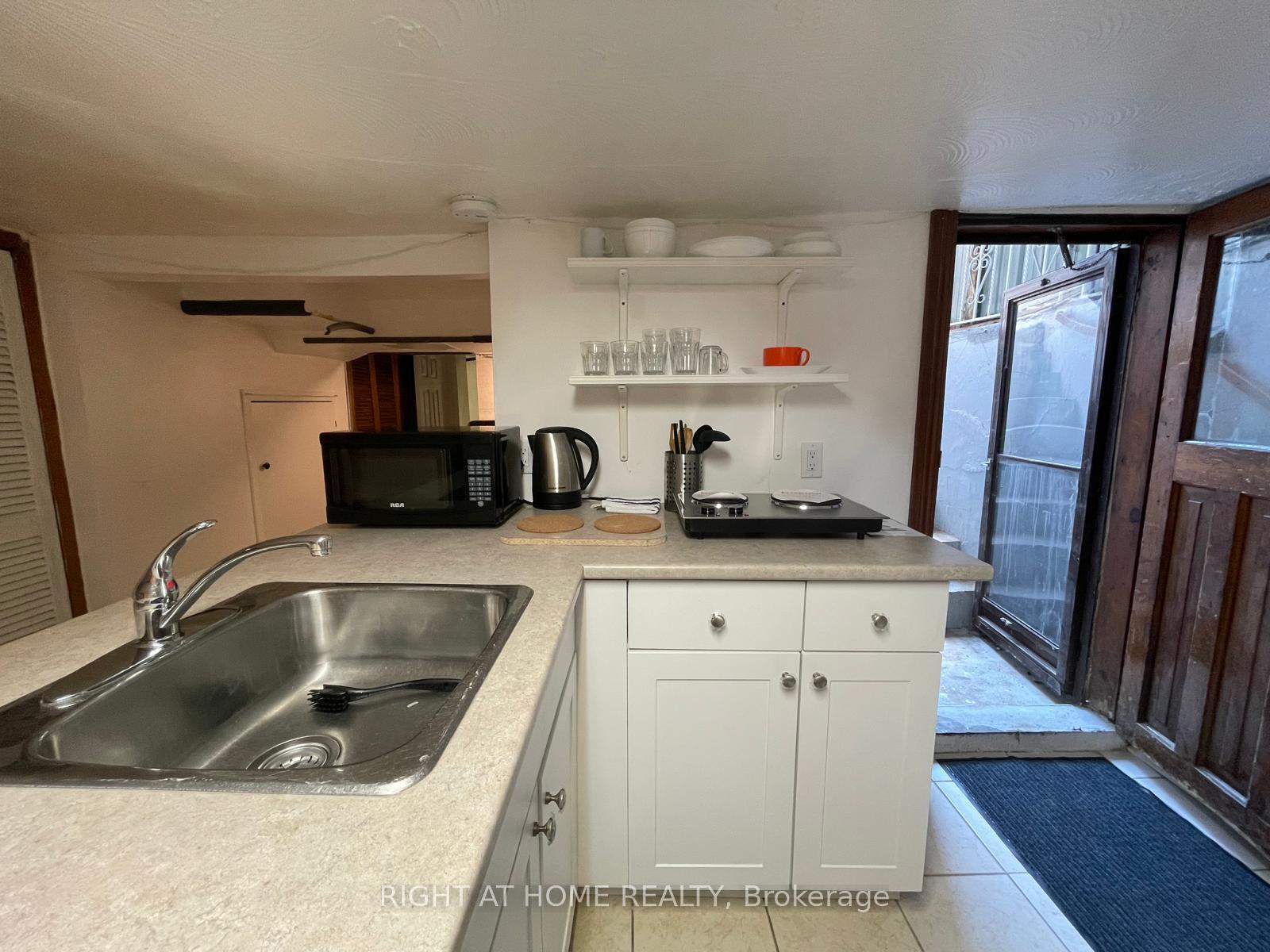 Photo 7 of 65 Foxley Street, Toronto, Trinity-Bellwoods — HOMEH