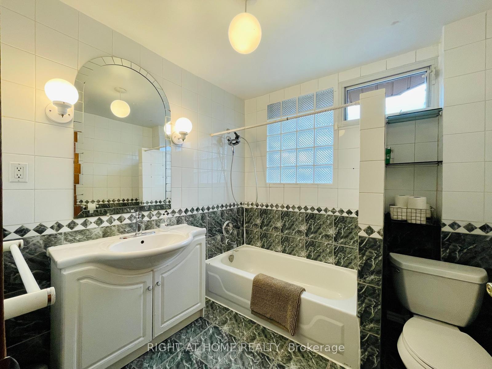 Photo 15 of 65 Foxley Street, Toronto, Trinity-Bellwoods — HOMEH