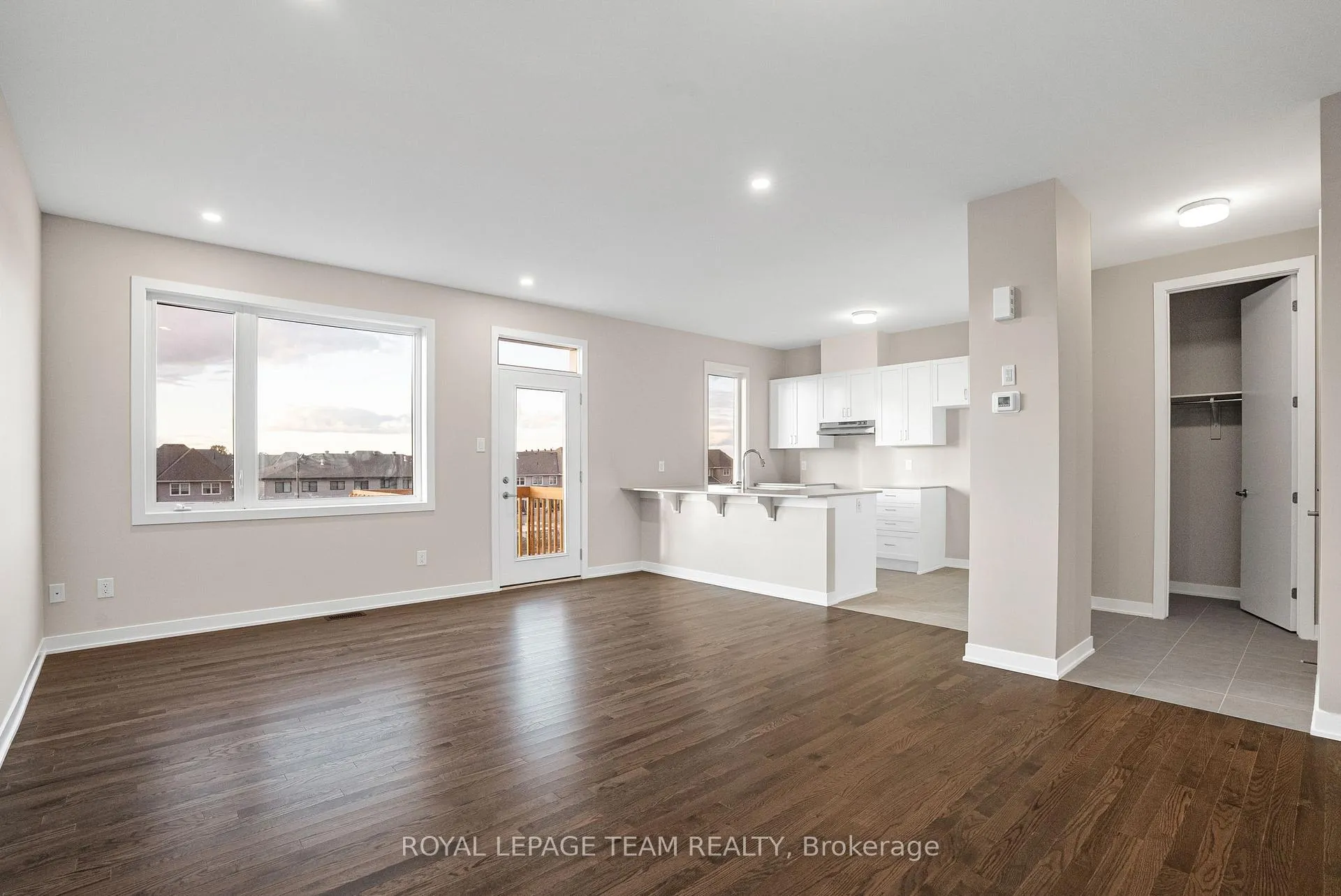 Photo 6 of 120 Beebalm Crescent, Ottawa, Barrhaven - Half Moon Bay — HOMEH