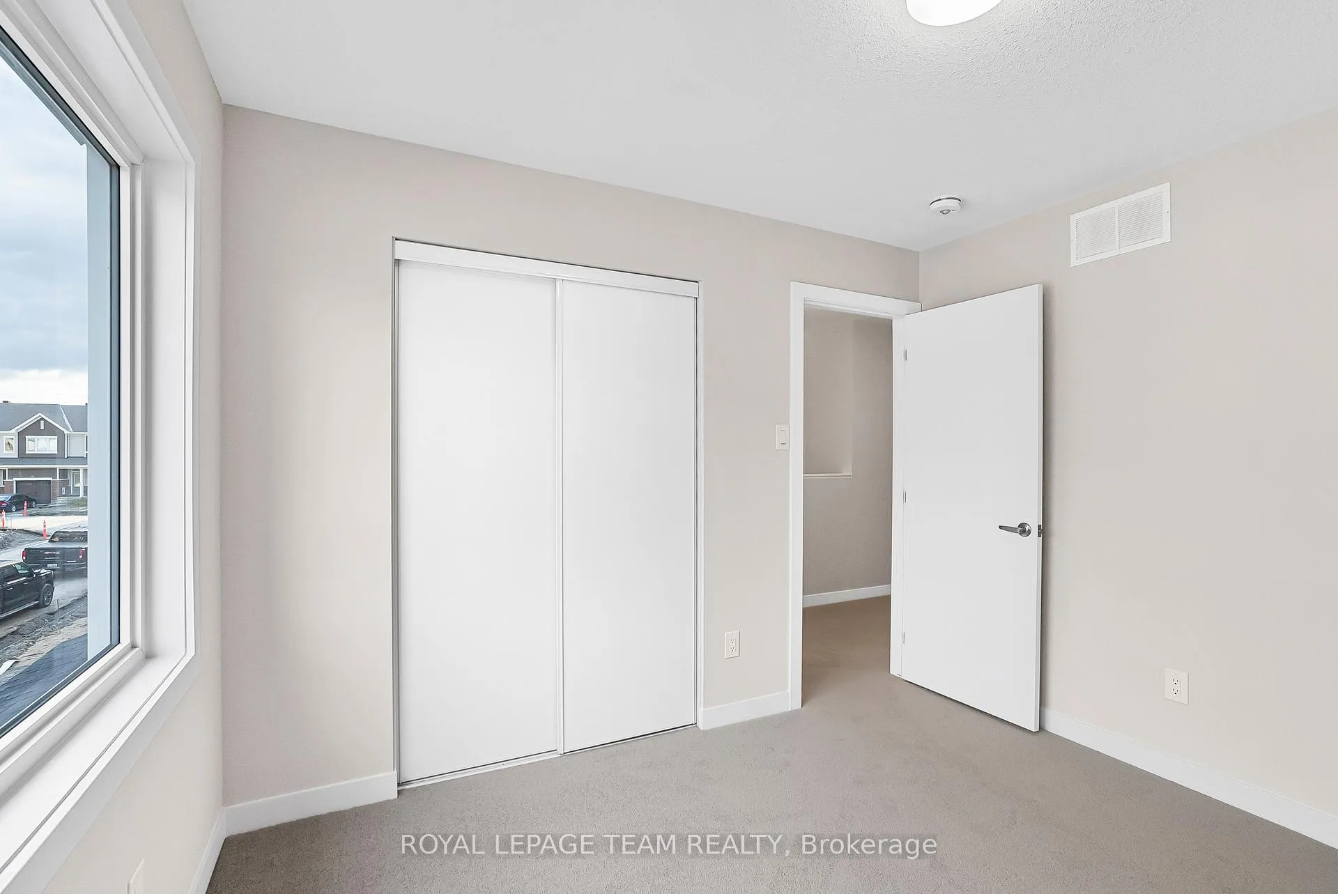 Photo 18 of 120 Beebalm Crescent, Ottawa, Barrhaven - Half Moon Bay — HOMEH