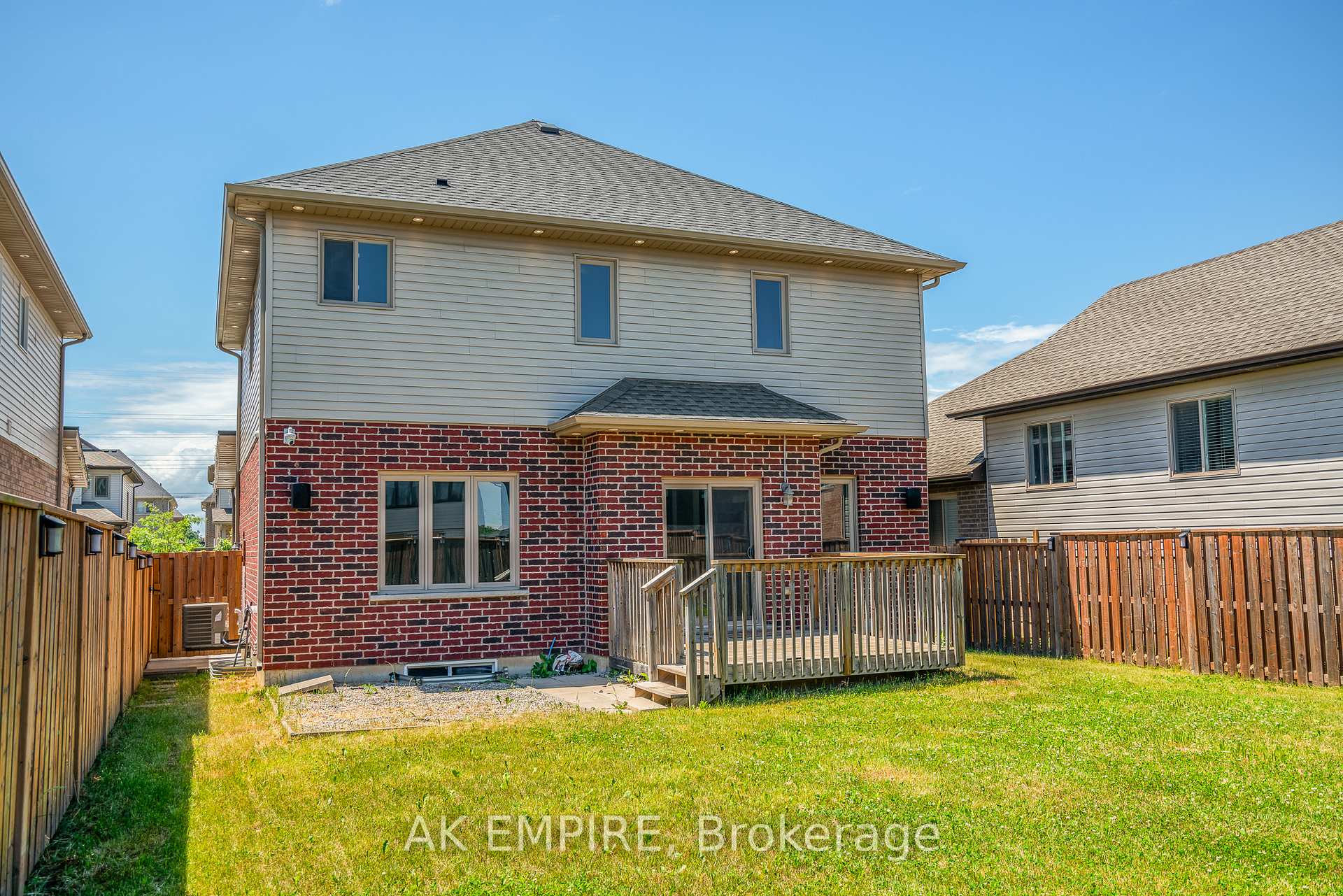 Photo 3 of 35 Success Way, Thorold, Rolling Meadows — HOMEH