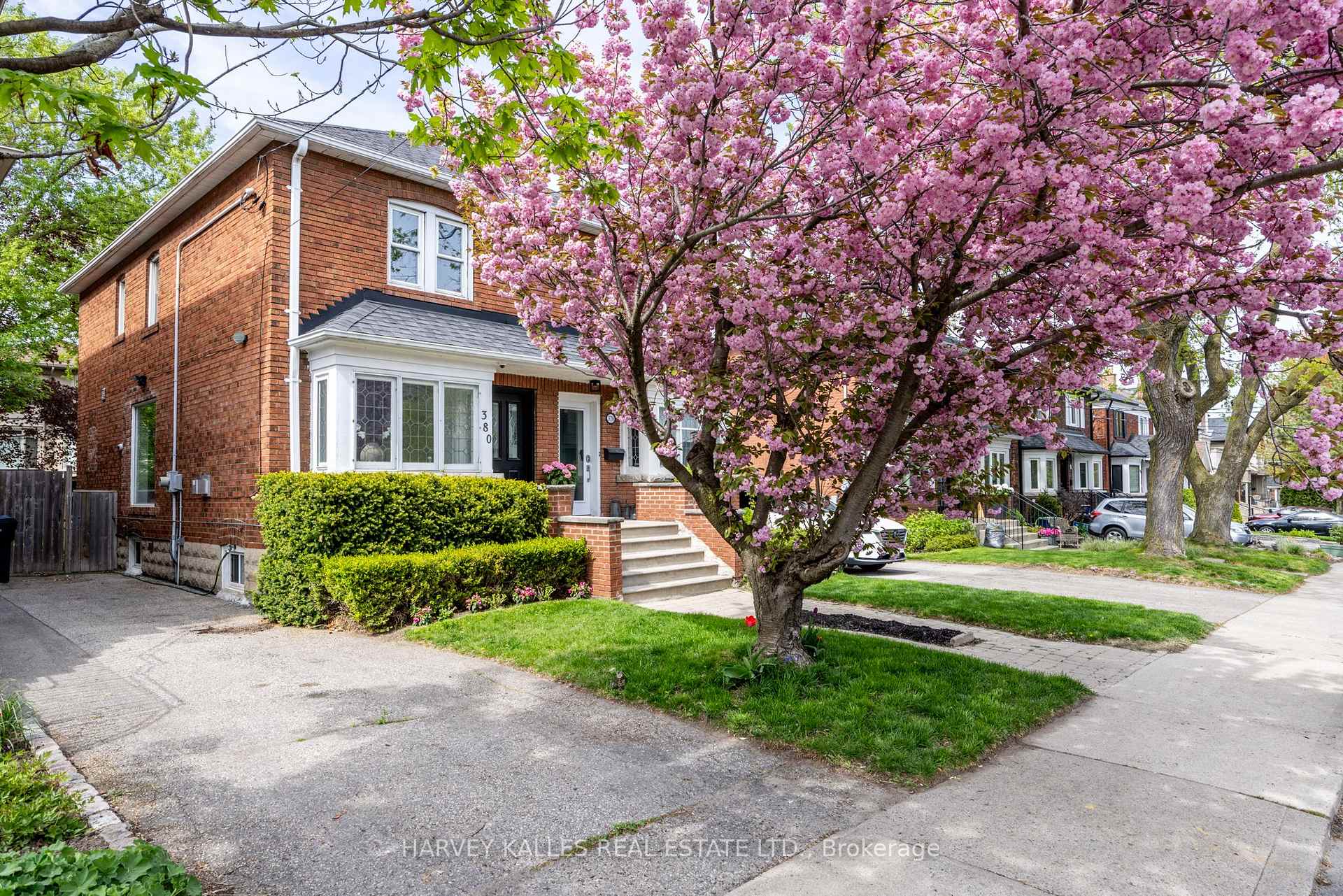 Front of 380 Old Orchard Grove