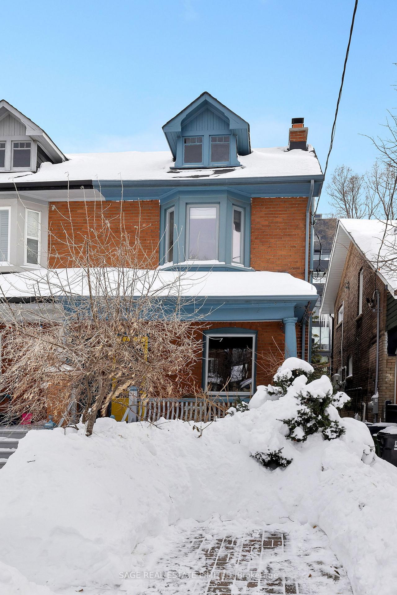 Photo 3 of 3 Barrie Avenue, Toronto, Humewood-Cedarvale — HOMEH