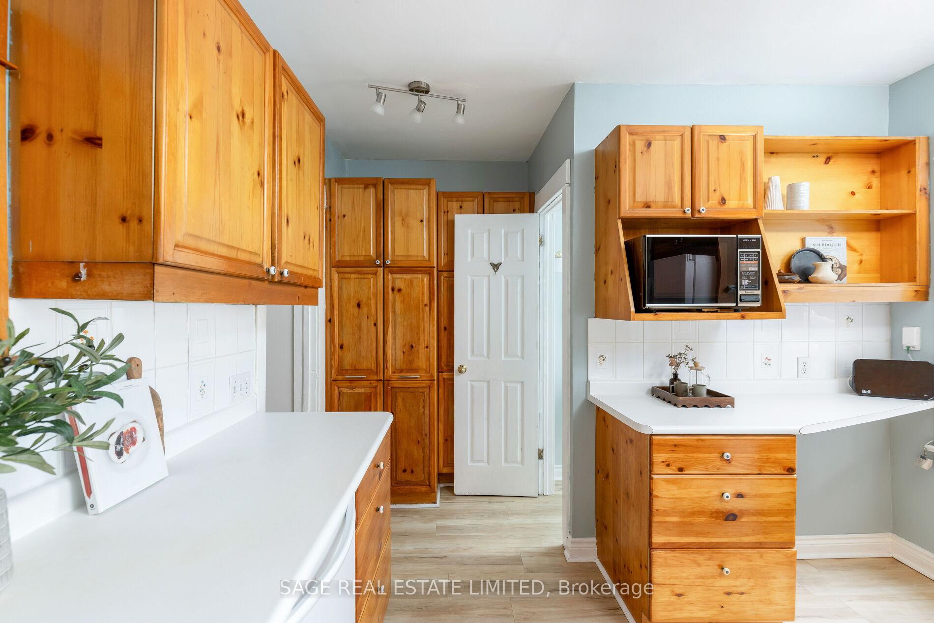 Photo 14 of 3 Barrie Avenue, Toronto, Humewood-Cedarvale — HOMEH