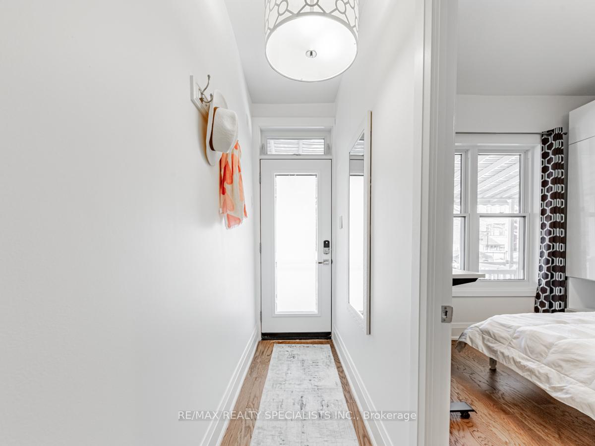 Photo 5 of 29 Moutray Street, Toronto, Little Portugal — HOMEH
