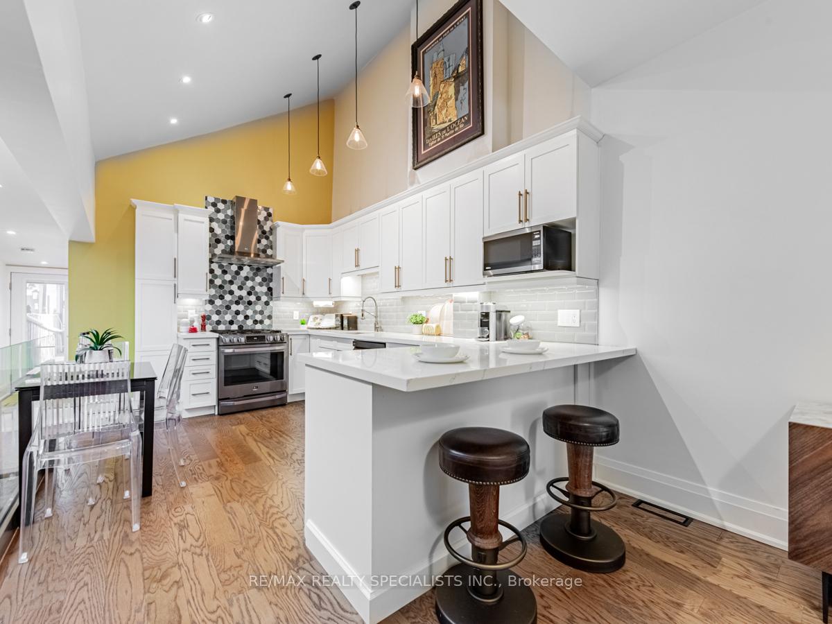 Photo 9 of 29 Moutray Street, Toronto, Little Portugal — HOMEH