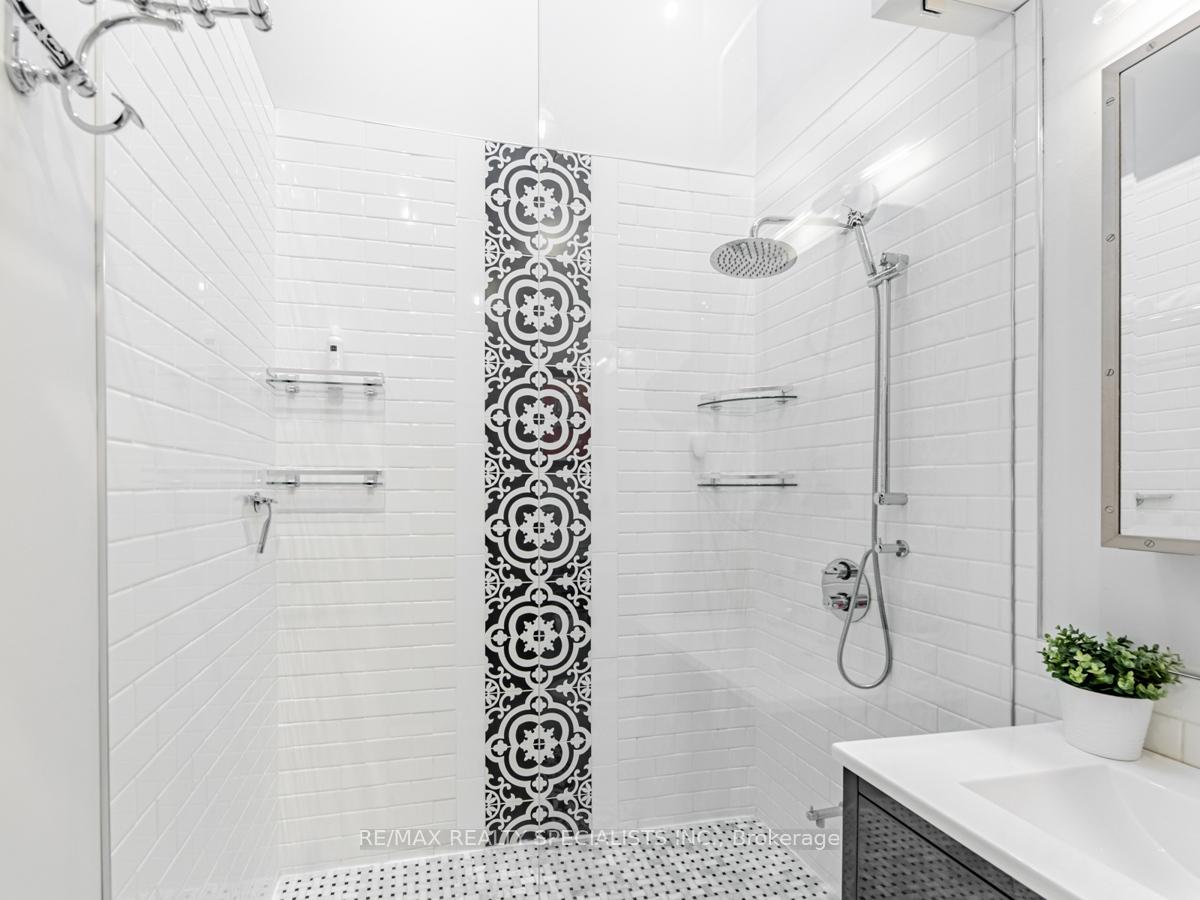 Photo 15 of 29 Moutray Street, Toronto, Little Portugal — HOMEH