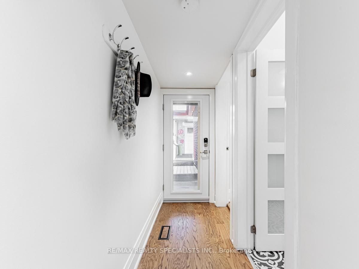 Photo 16 of 29 Moutray Street, Toronto, Little Portugal — HOMEH