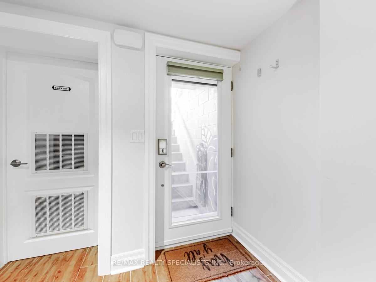 Photo 21 of 29 Moutray Street, Toronto, Little Portugal — HOMEH