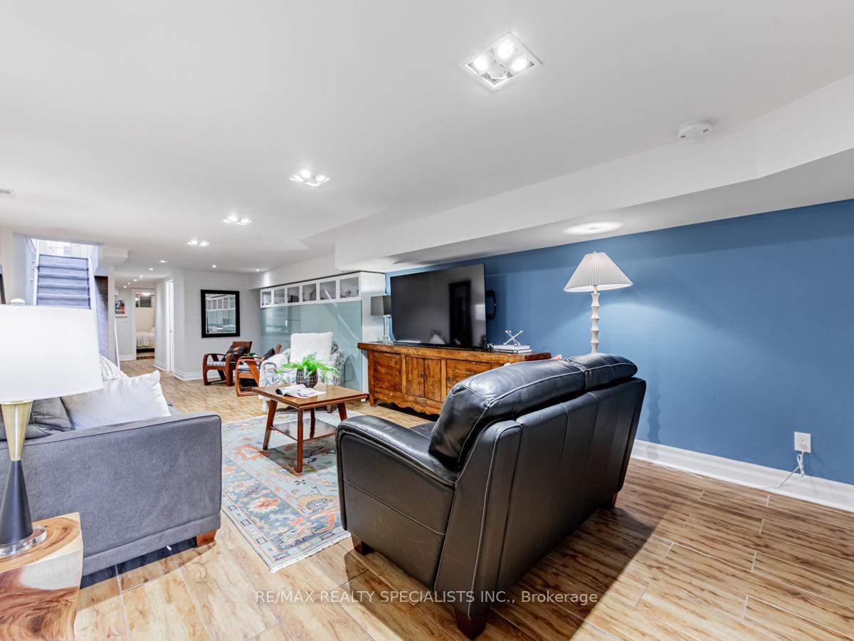 Photo 25 of 29 Moutray Street, Toronto, Little Portugal — HOMEH