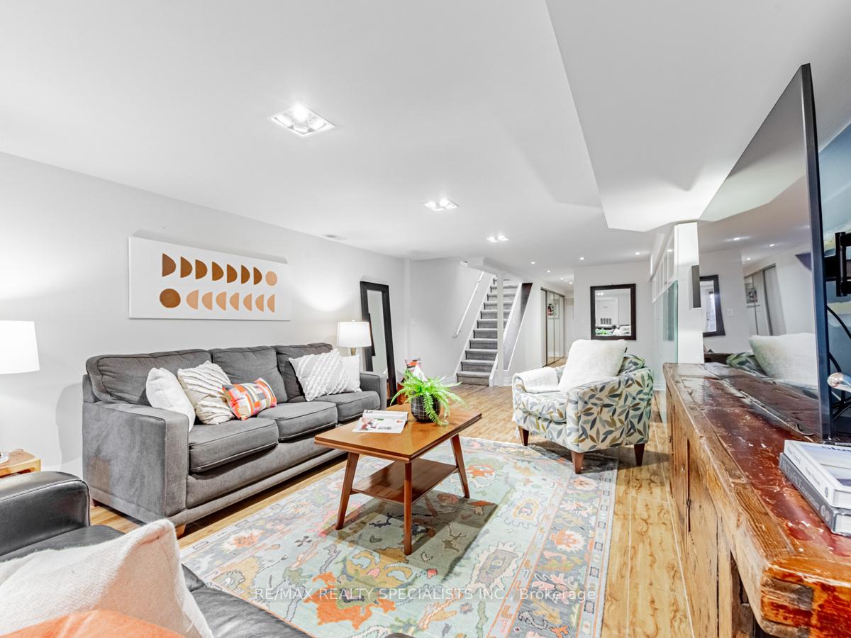 Photo 26 of 29 Moutray Street, Toronto, Little Portugal — HOMEH