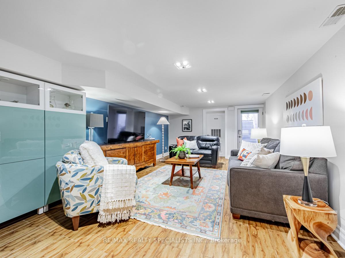 Photo 27 of 29 Moutray Street, Toronto, Little Portugal — HOMEH