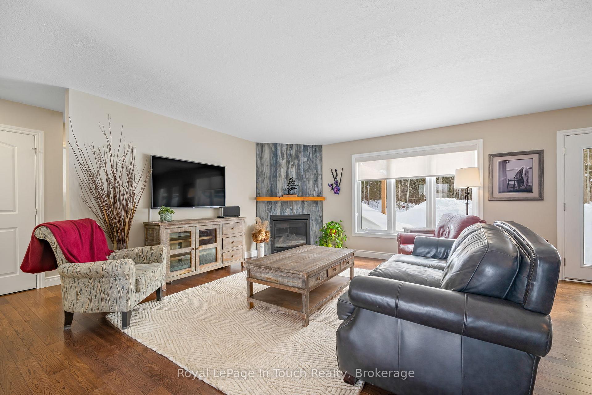 Photo 4 of 15 Ralph Dalton Boulevard, Tay, Victoria Harbour — HOMEH