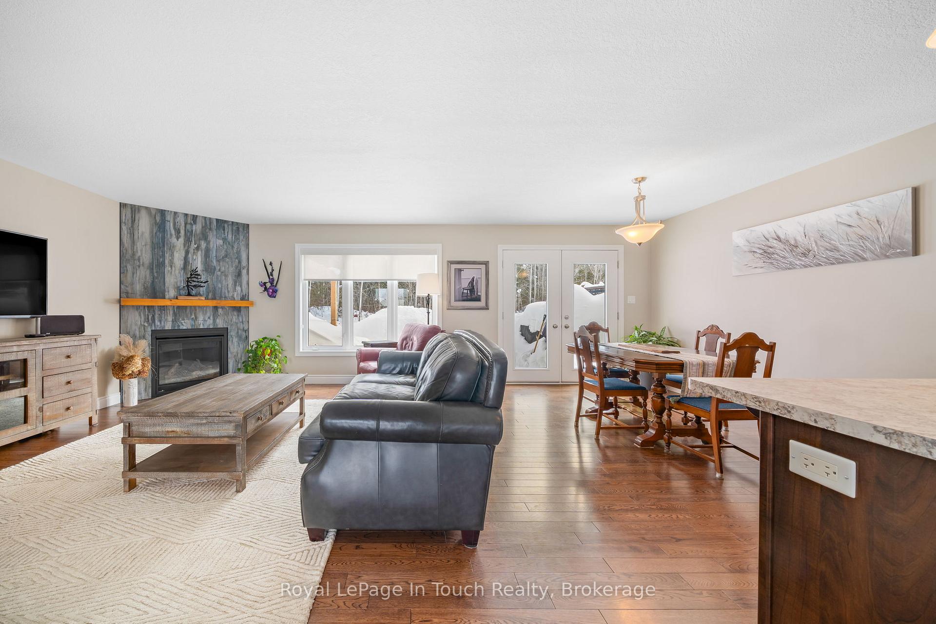 Photo 11 of 15 Ralph Dalton Boulevard, Tay, Victoria Harbour — HOMEH